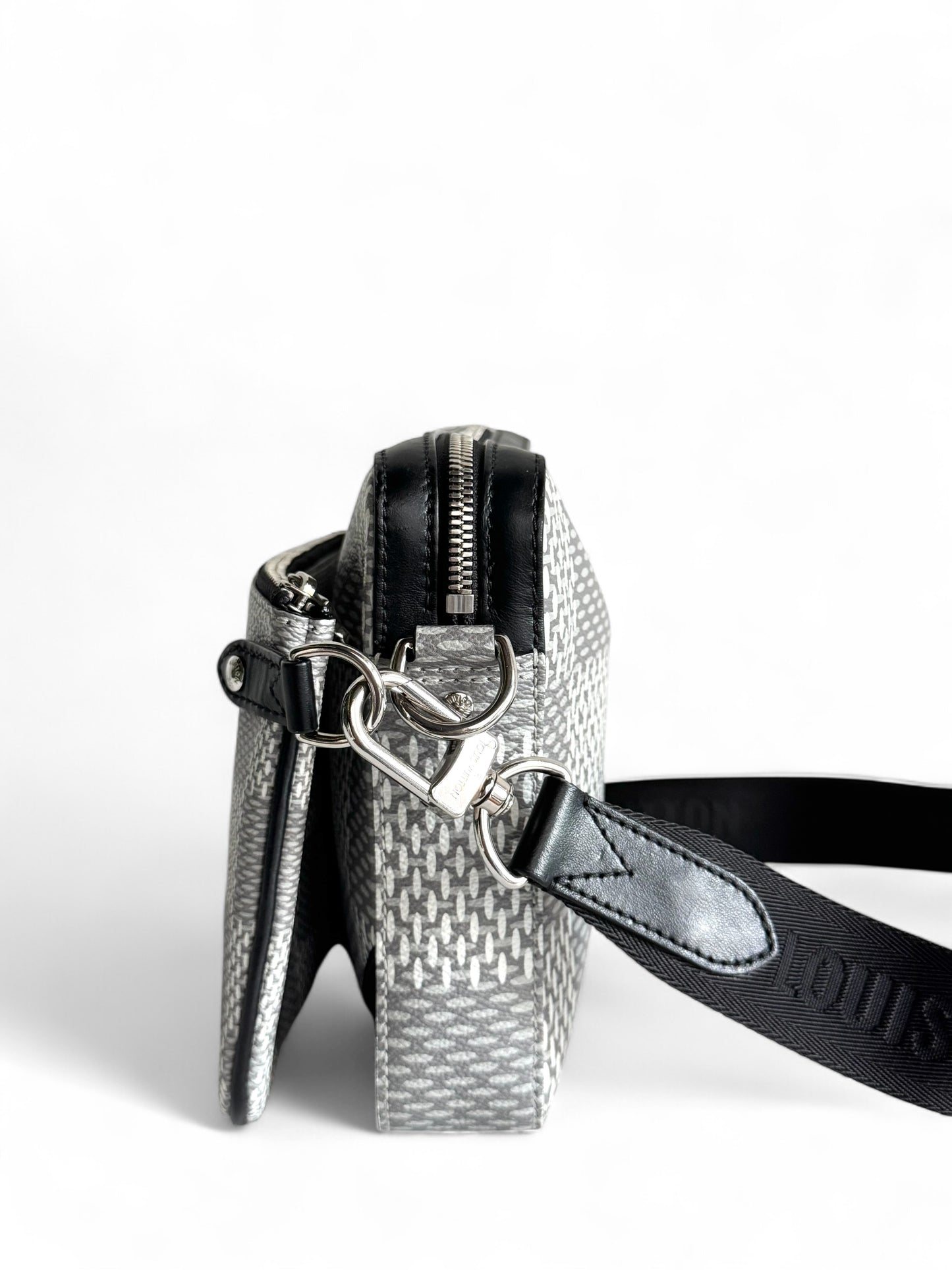 LOUIS VUITTON Damier Graphite 3D Trio Messenger Bag