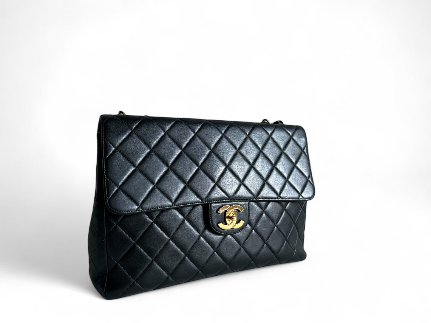 CHANEL Lambskin Quilted Jumbo Single Flap