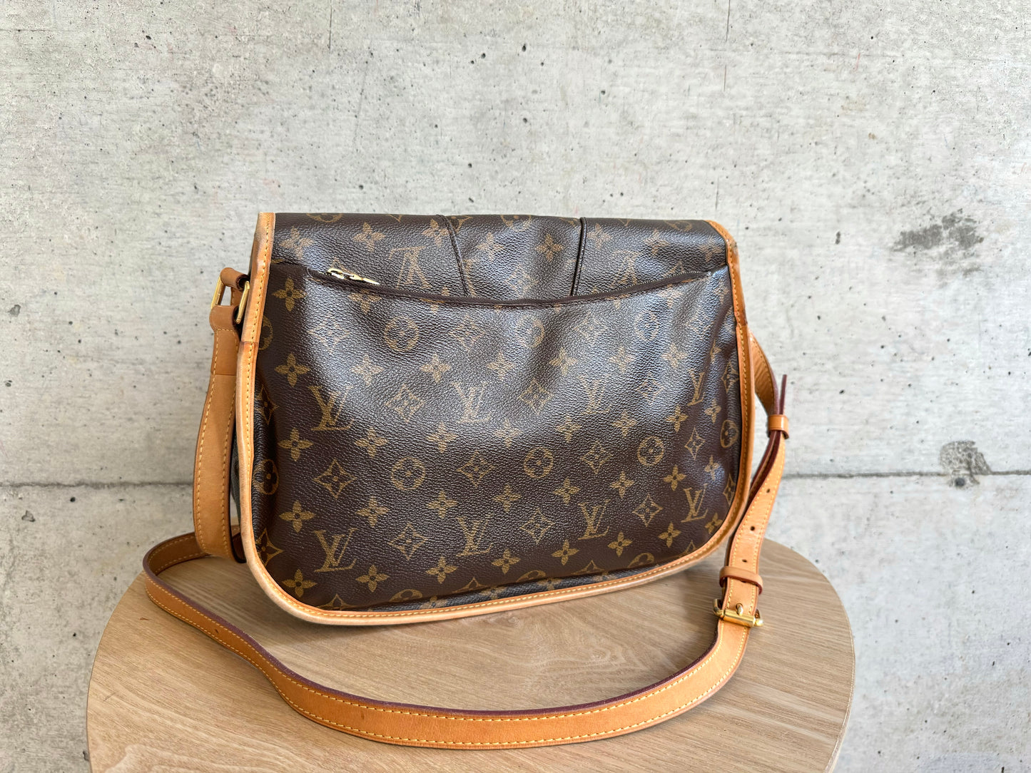LOUIS VUITTON Monogram Menilmontant