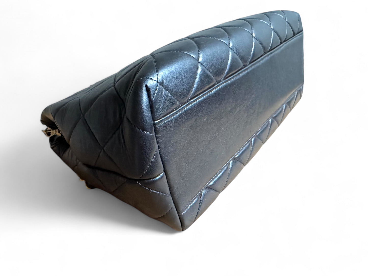 CHANEL Lambskin Quilted Shoulder Bag