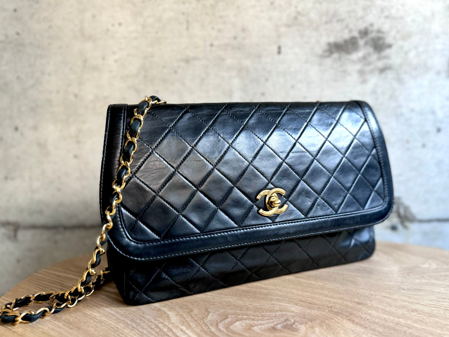 CHANEL Lambskin Quilted Medium Single Flap
