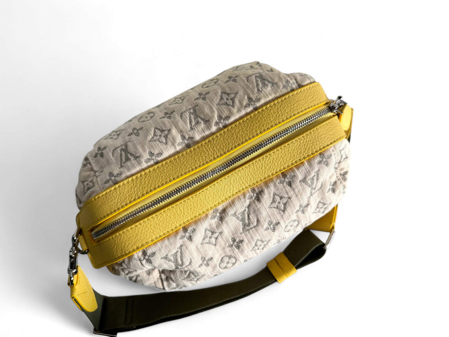 LOUIS VUITTON Monogram Denim Pochette Round Bag