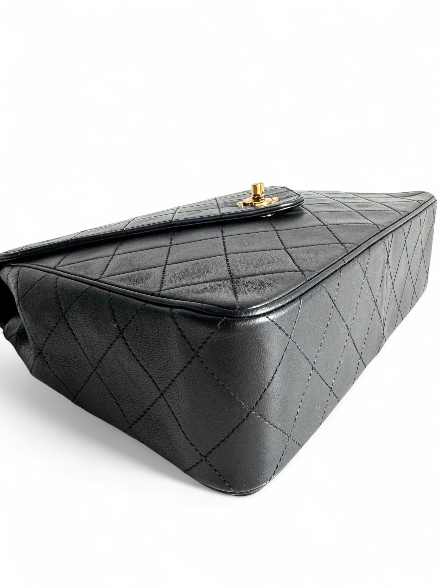 CHANEL Lambskin Diamond Stitch Envelope Single Flap