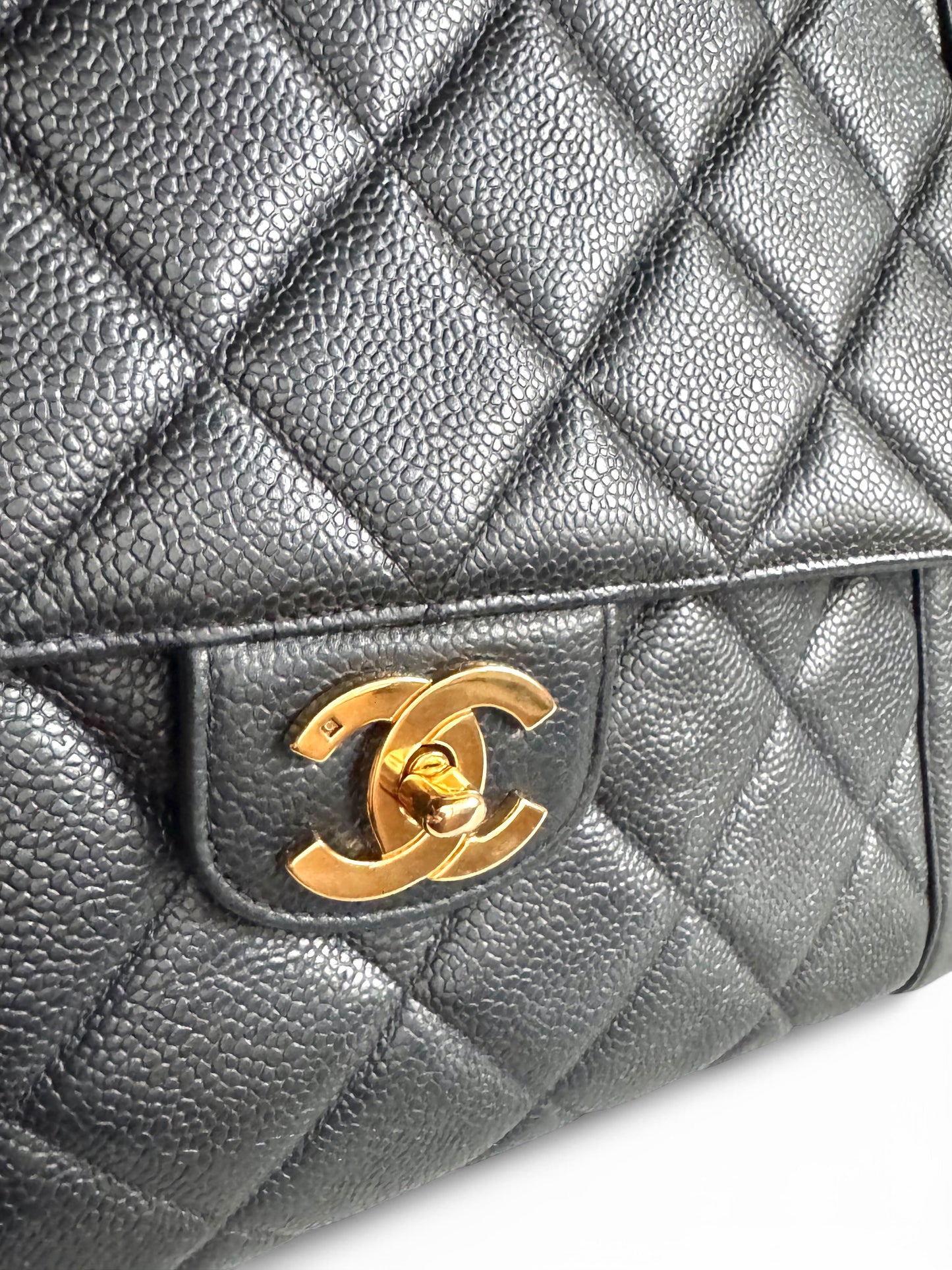 CHANEL Caviar Quilted Jumbo Kelly Flap