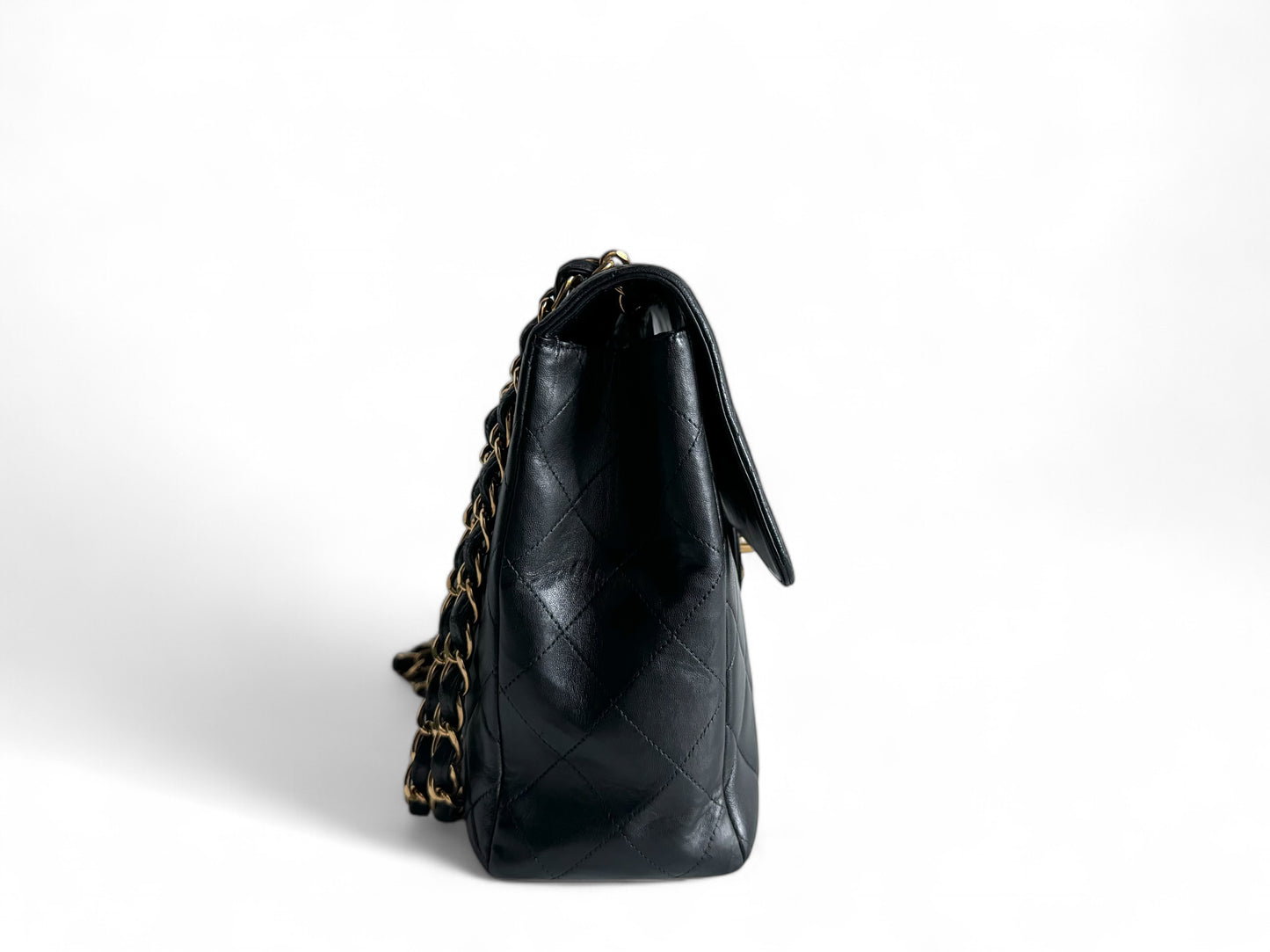 CHANEL Lambskin Quilted Jumbo Single Flap