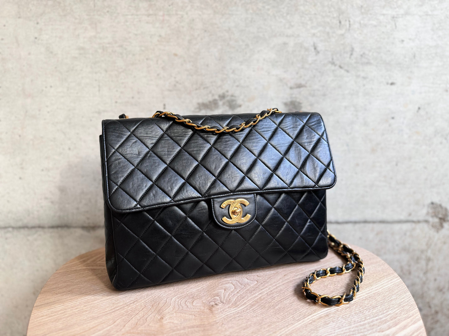 CHANEL Lambskin Quilted Jumbo Single Flap