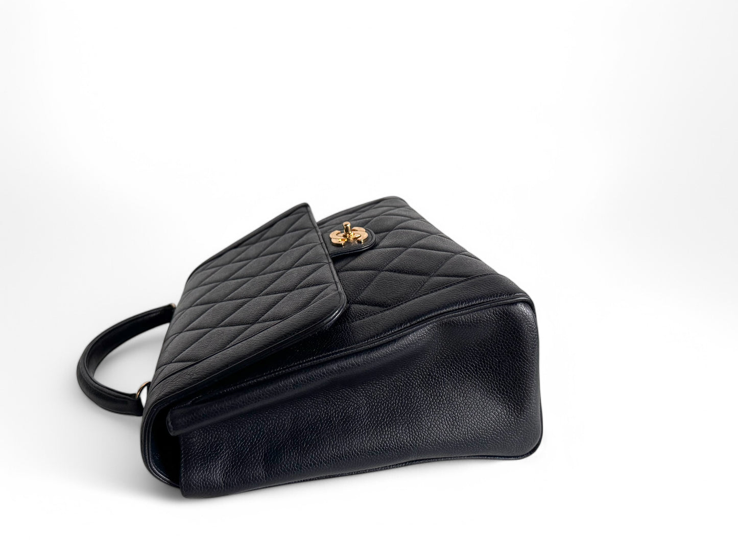 CHANEL Caviar Quilted Jumbo Kelly Flap