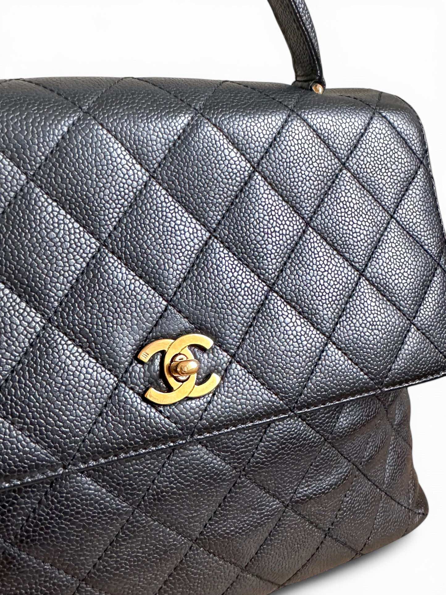 CHANEL Caviar Quilted Jumbo Kelly Flap