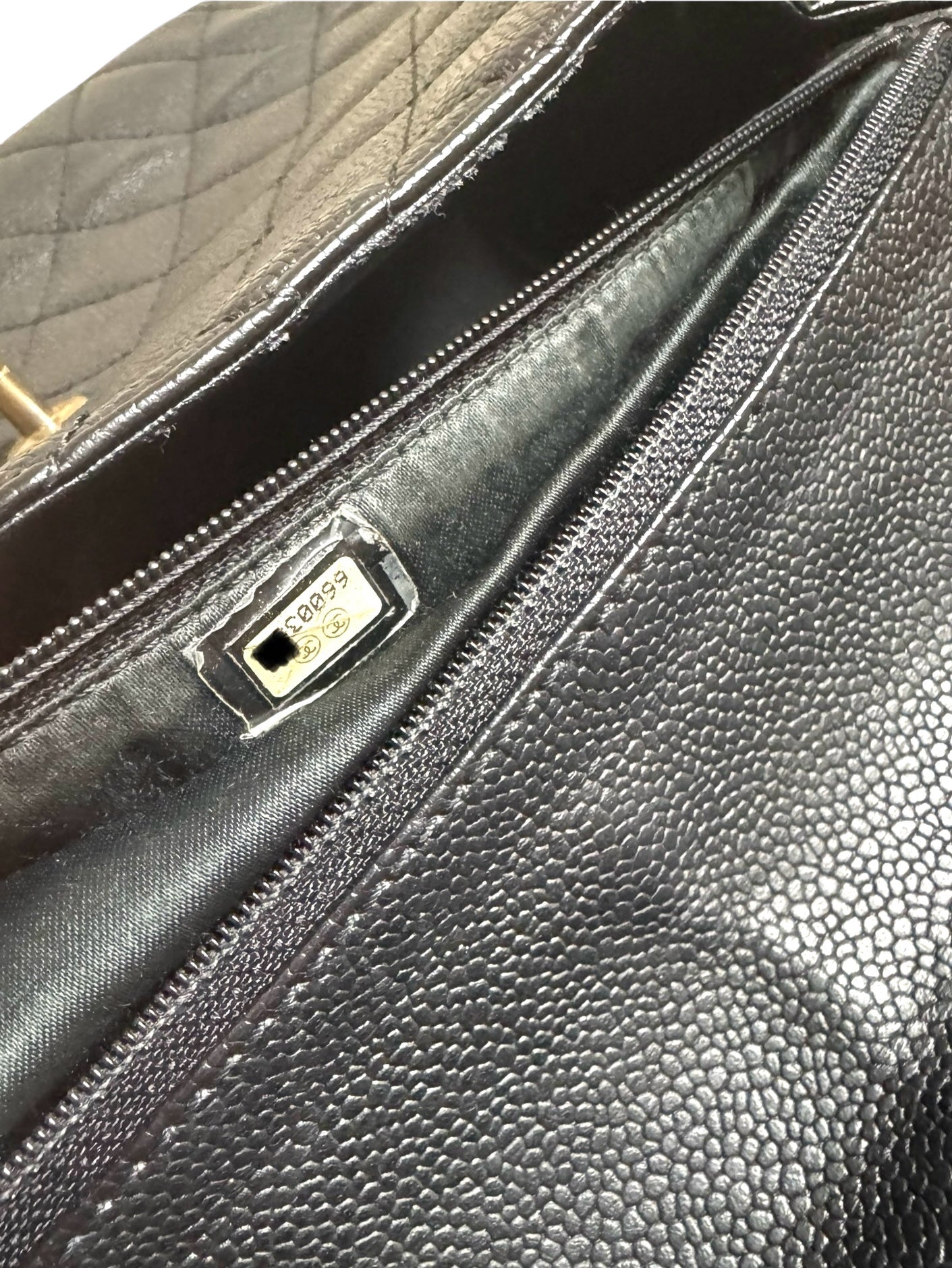 CHANEL Caviar Quilted Jumbo Kelly Flap
