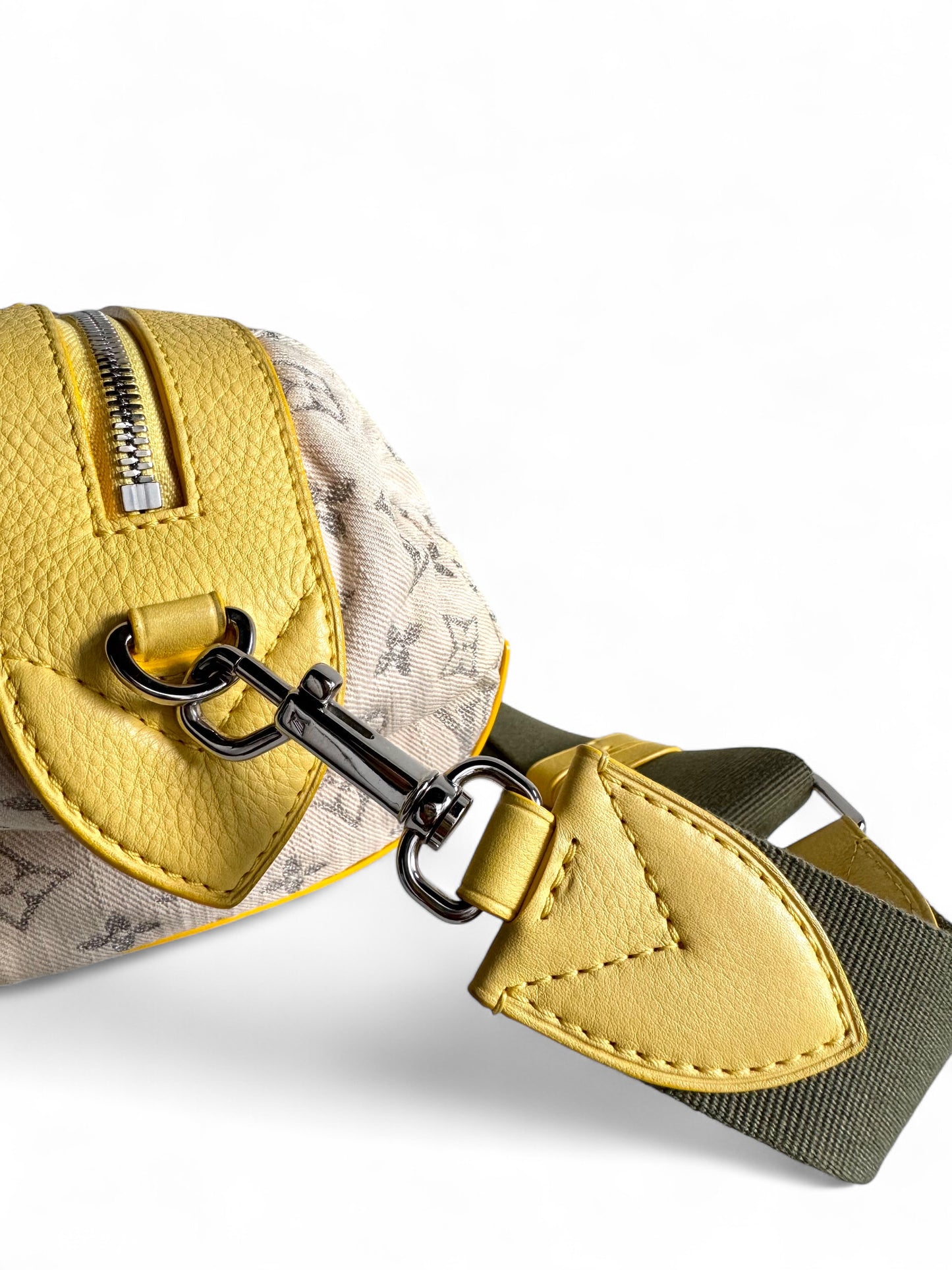 LOUIS VUITTON Monogram Denim Pochette Round Bag