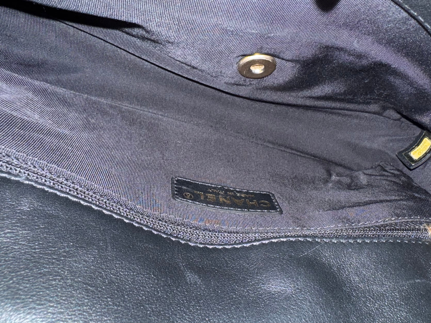 CHANEL Calfskin Quilted Medium Graphic Flap