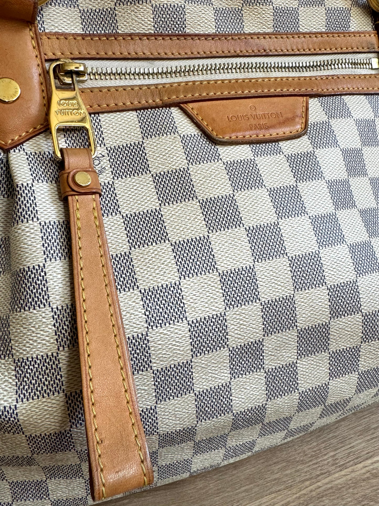 LOUIS VUITTON Damier Azur Evora MM