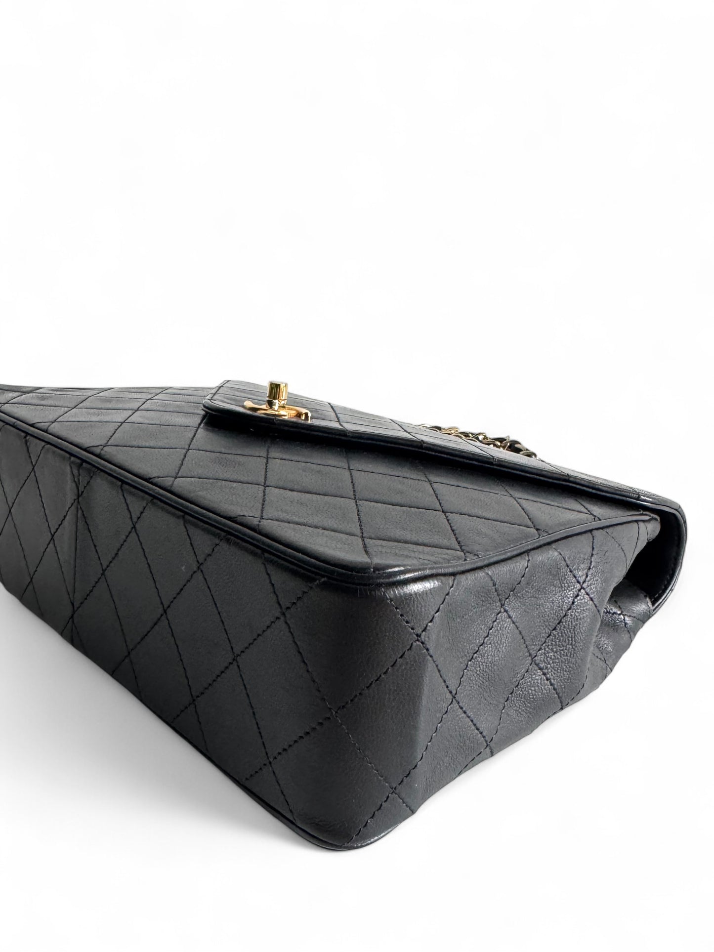 CHANEL Lambskin Diamond Stitch Envelope Single Flap