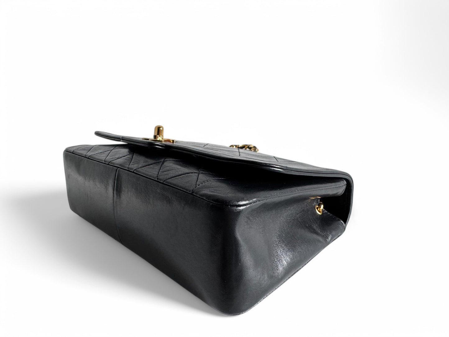 CHANEL Classic Lambskin Single Flap