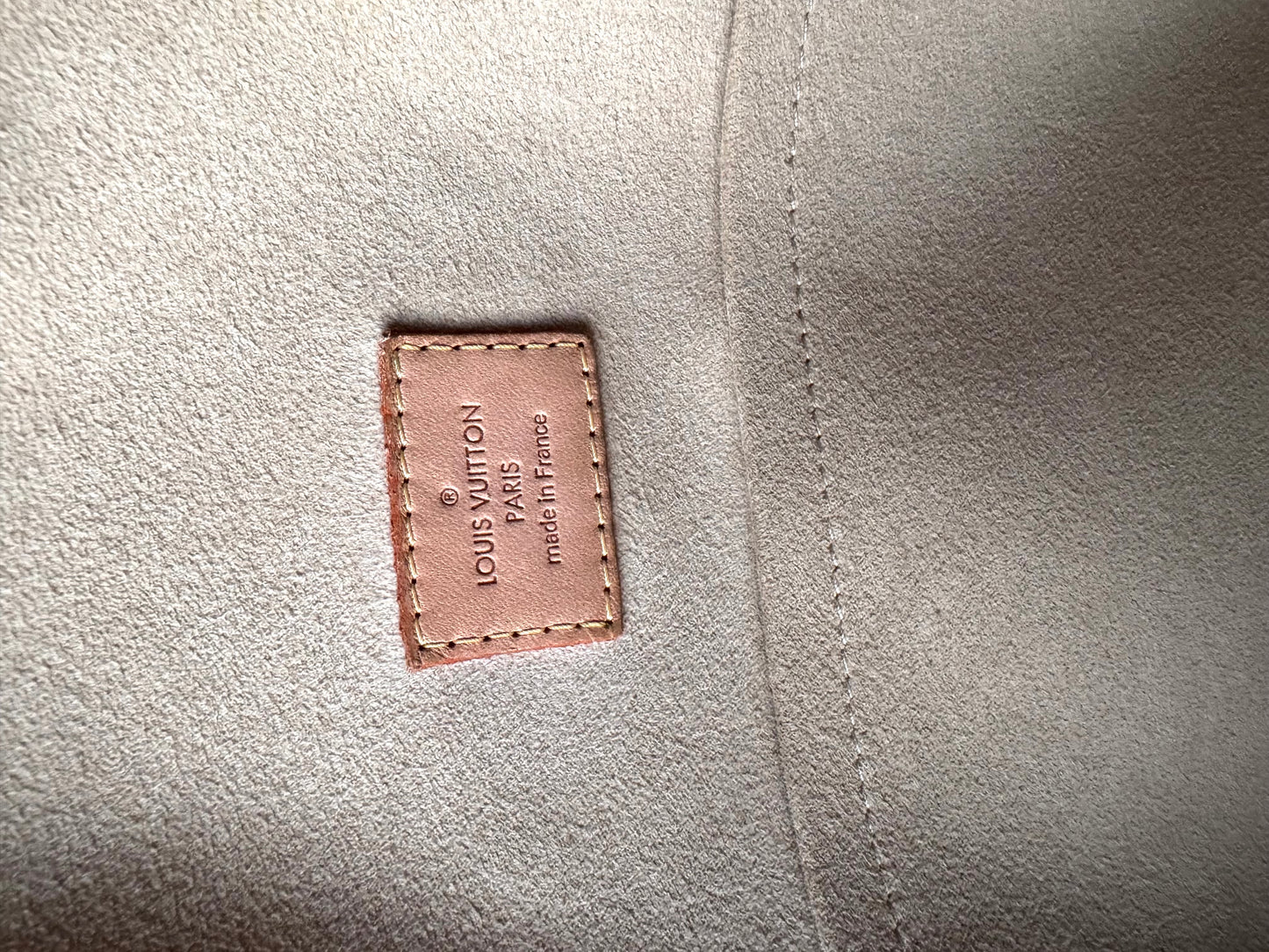 LOUIS VUITTON Monogram Manhattan GM