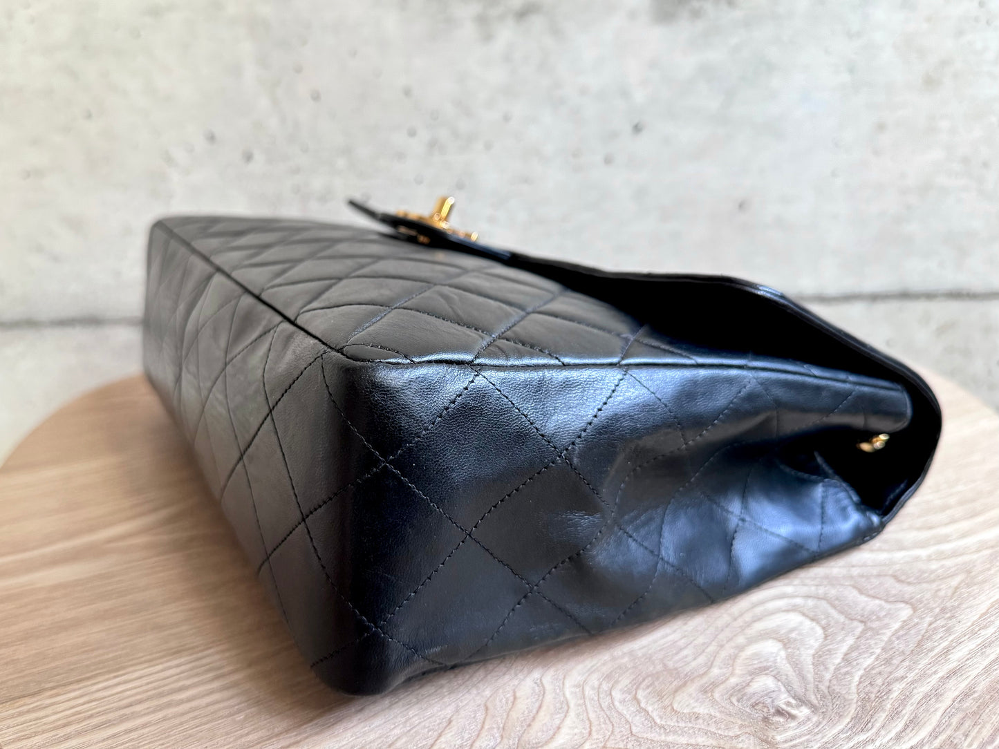 CHANEL Lambskin Quilted Jumbo Single Flap