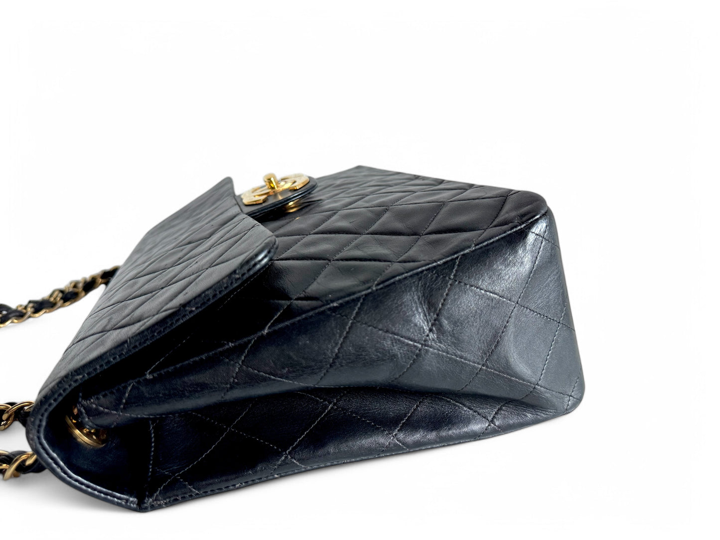 CHANEL Lambskin Quilted XL Jumbo Single Flap