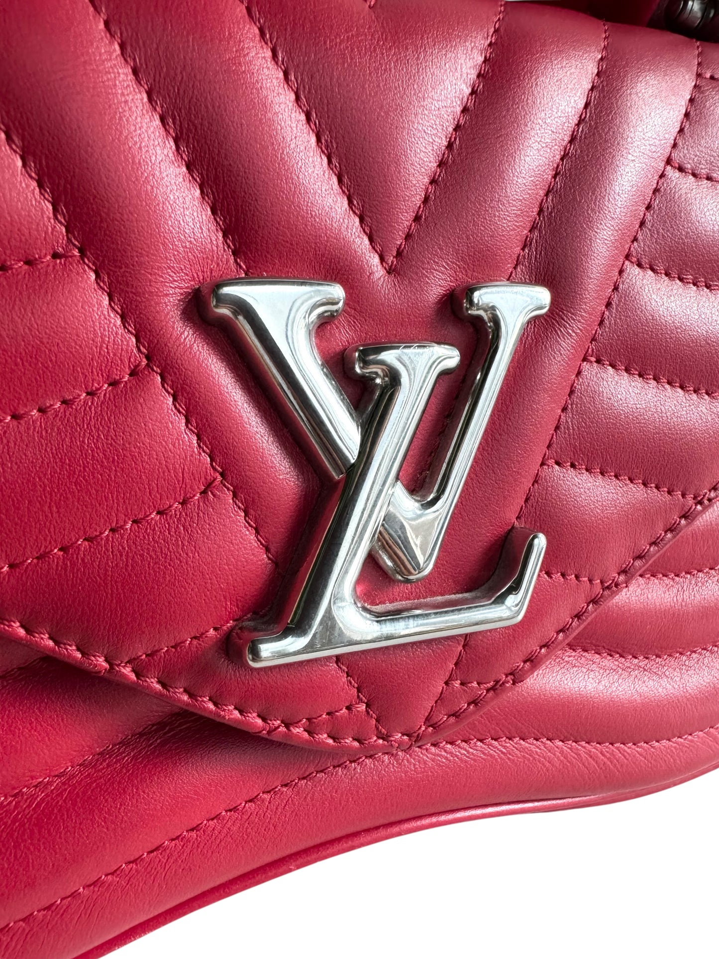 LOUIS VUITTON Calfskin New Wave Chain MM