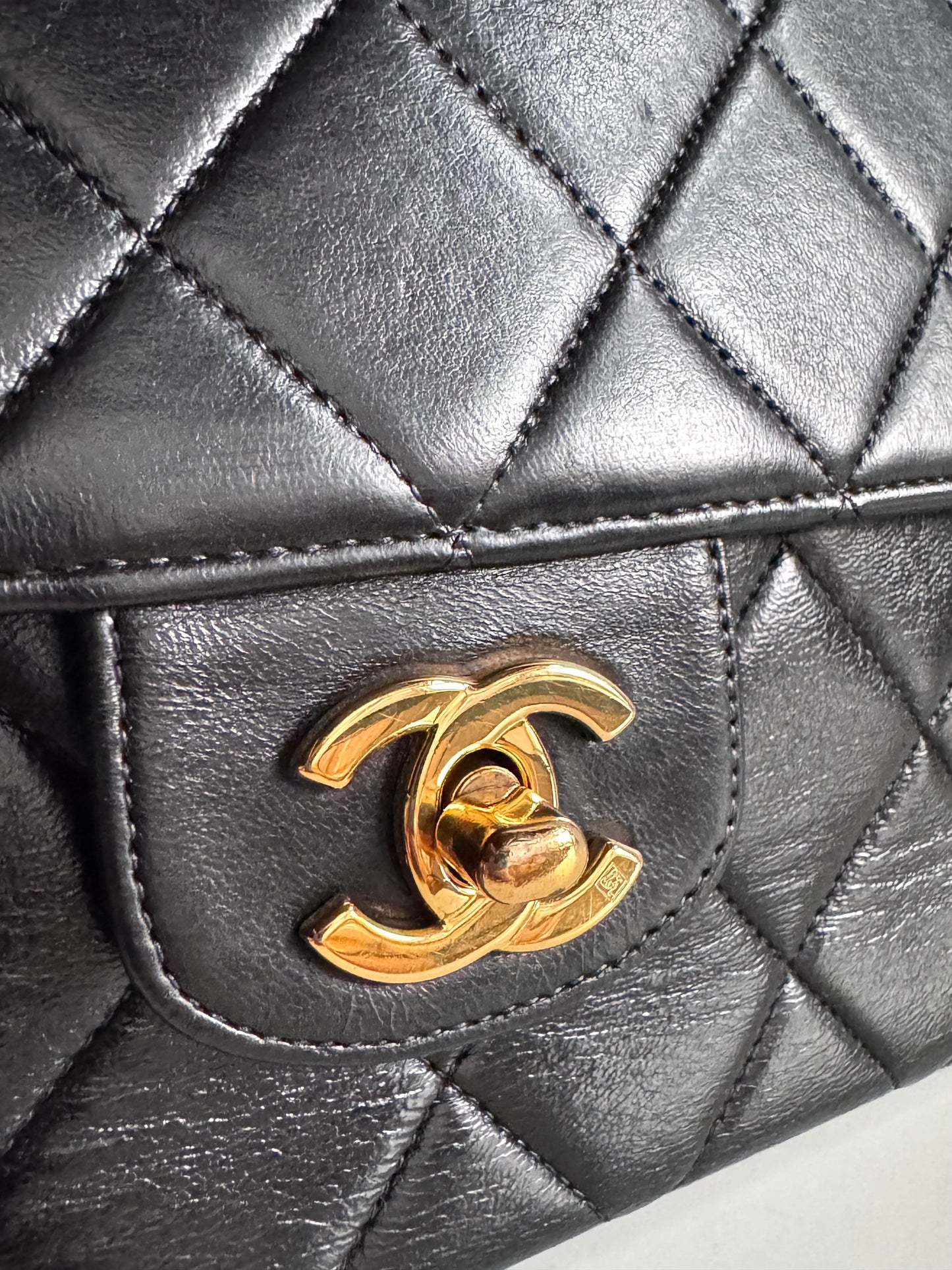 CHANEL Lambskin Quilted Medium Single Flap