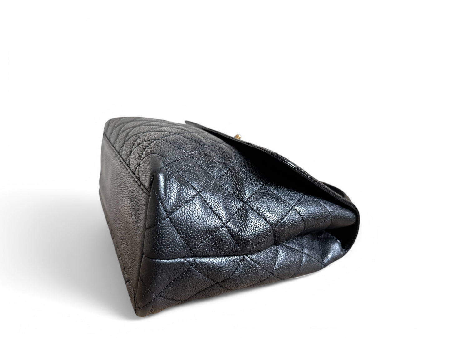 CHANEL Caviar Quilted Jumbo Kelly Flap