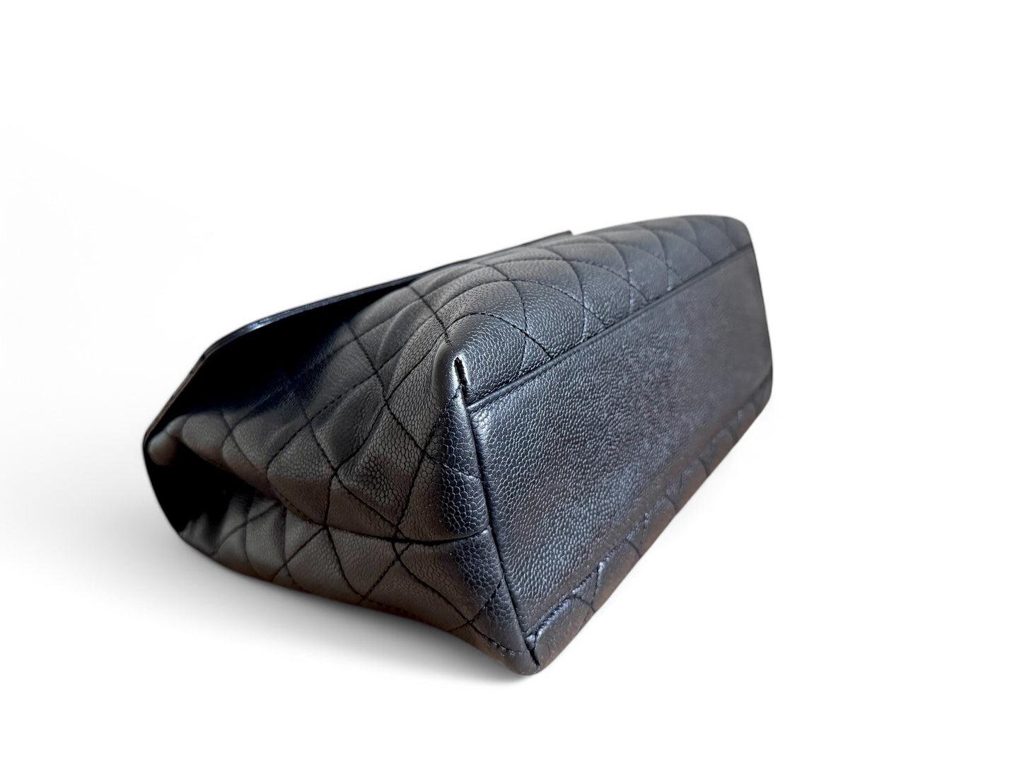 CHANEL Caviar Quilted Jumbo Kelly Flap