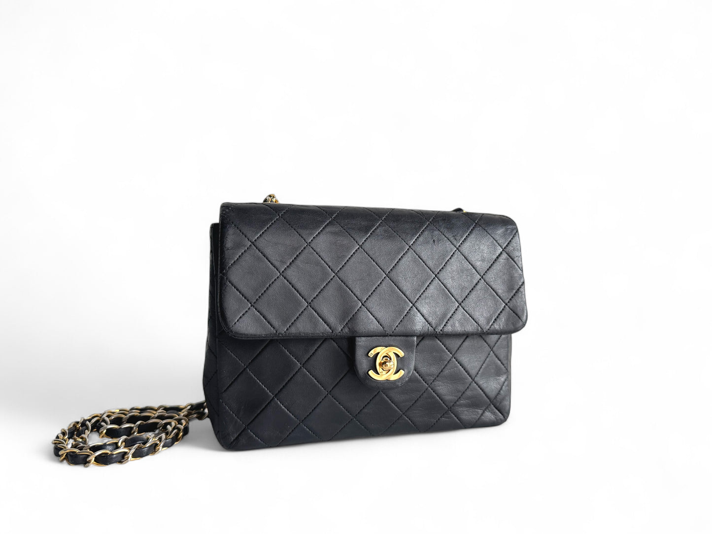 CHANEL Lambskin Quilted Small Single Flap
