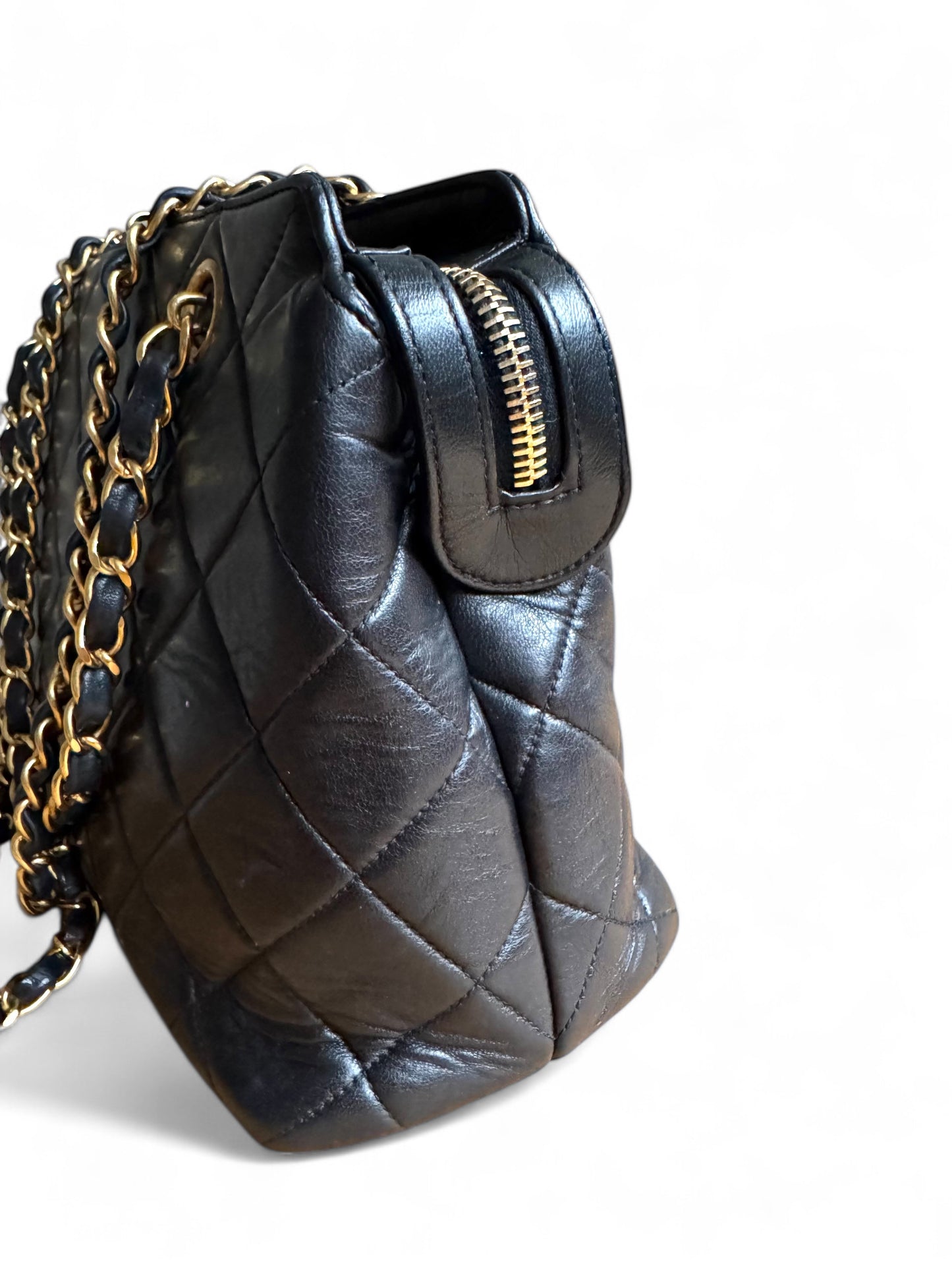 CHANEL Lambskin Quilted Shoulder Bag