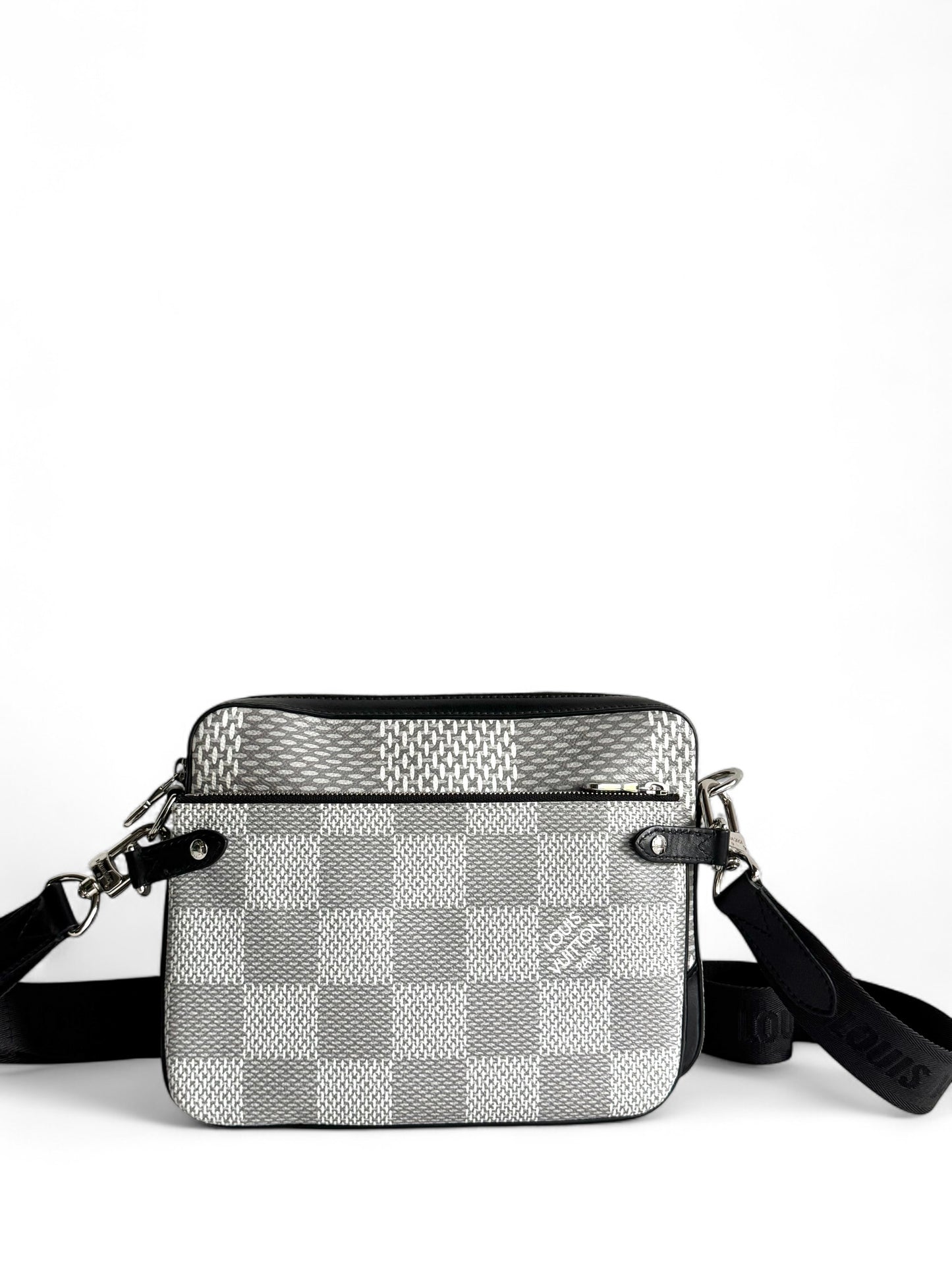 LOUIS VUITTON Damier Graphite 3D Trio Messenger Bag