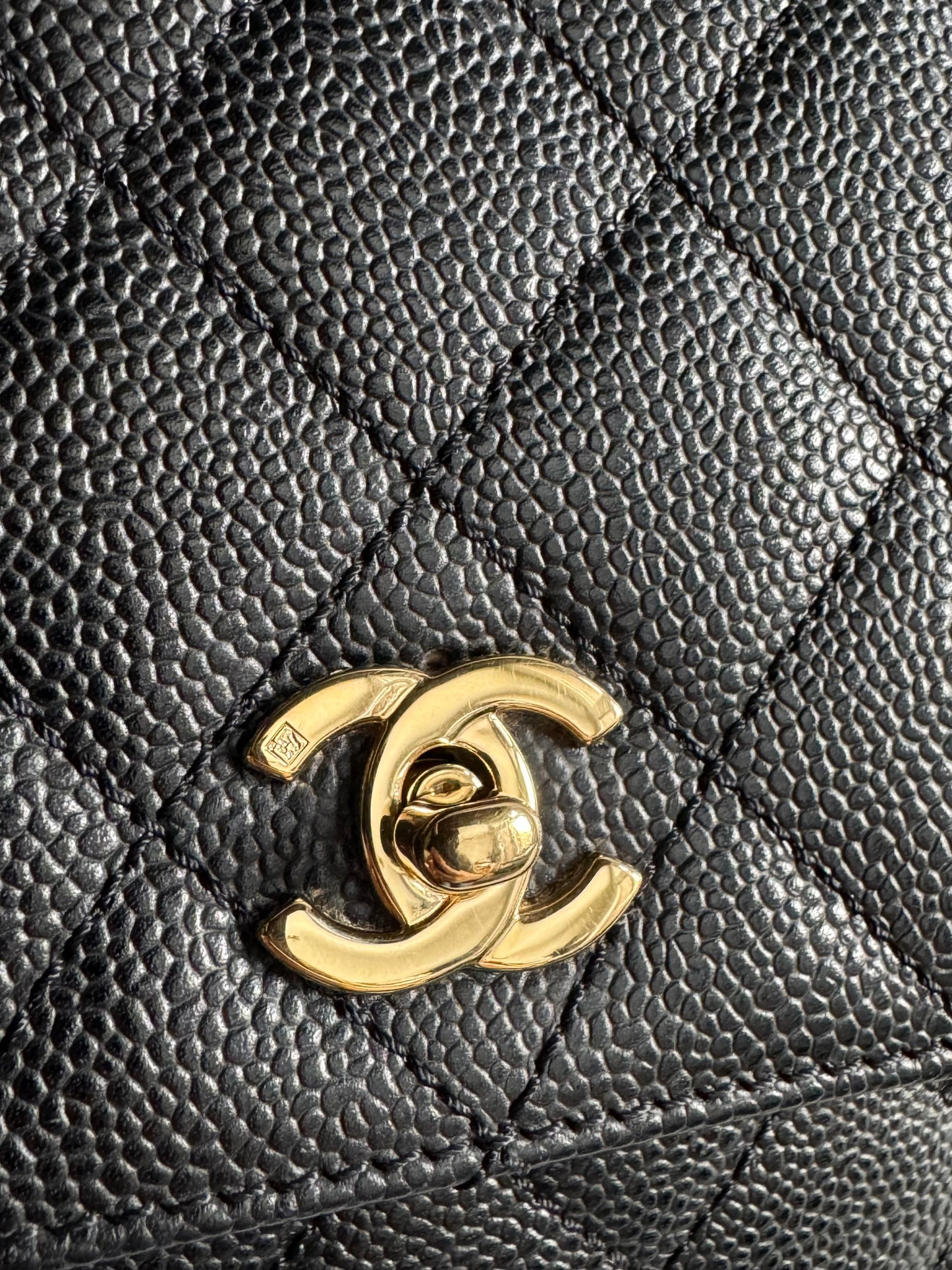 CHANEL Caviar Quilted Jumbo Kelly Flap
