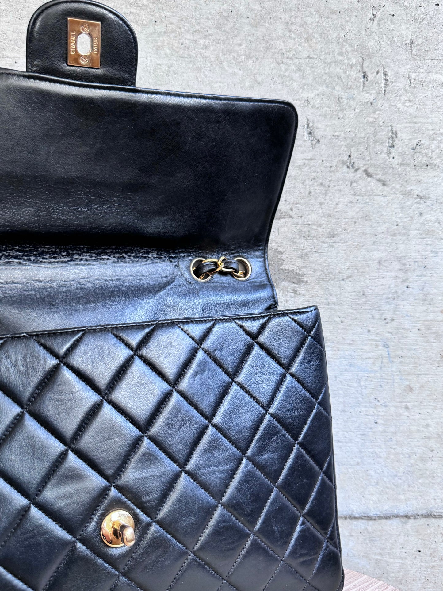 CHANEL Lambskin Quilted Jumbo Single Flap