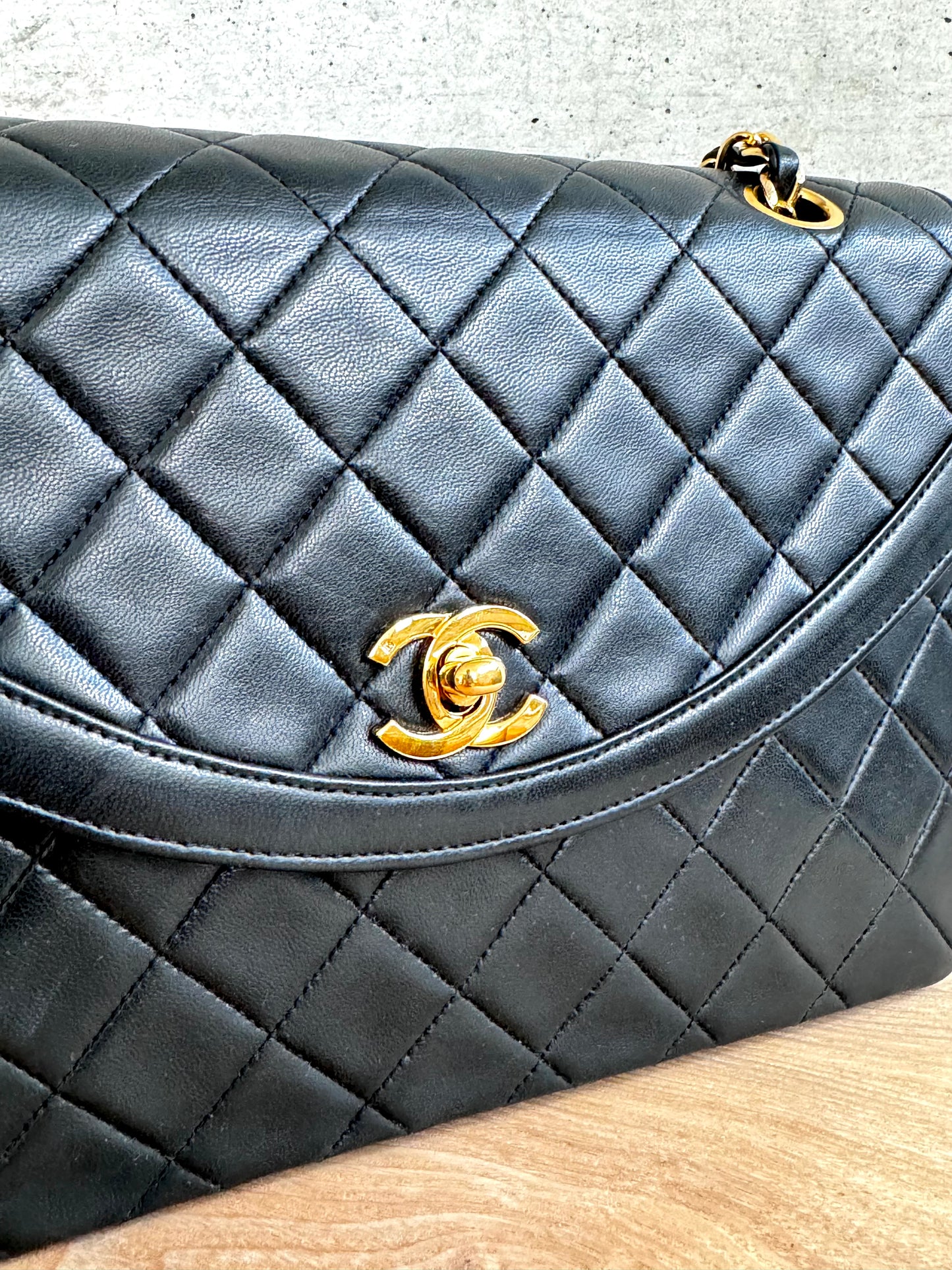 CHANEL Lambskin Quilted Medium Single Flap