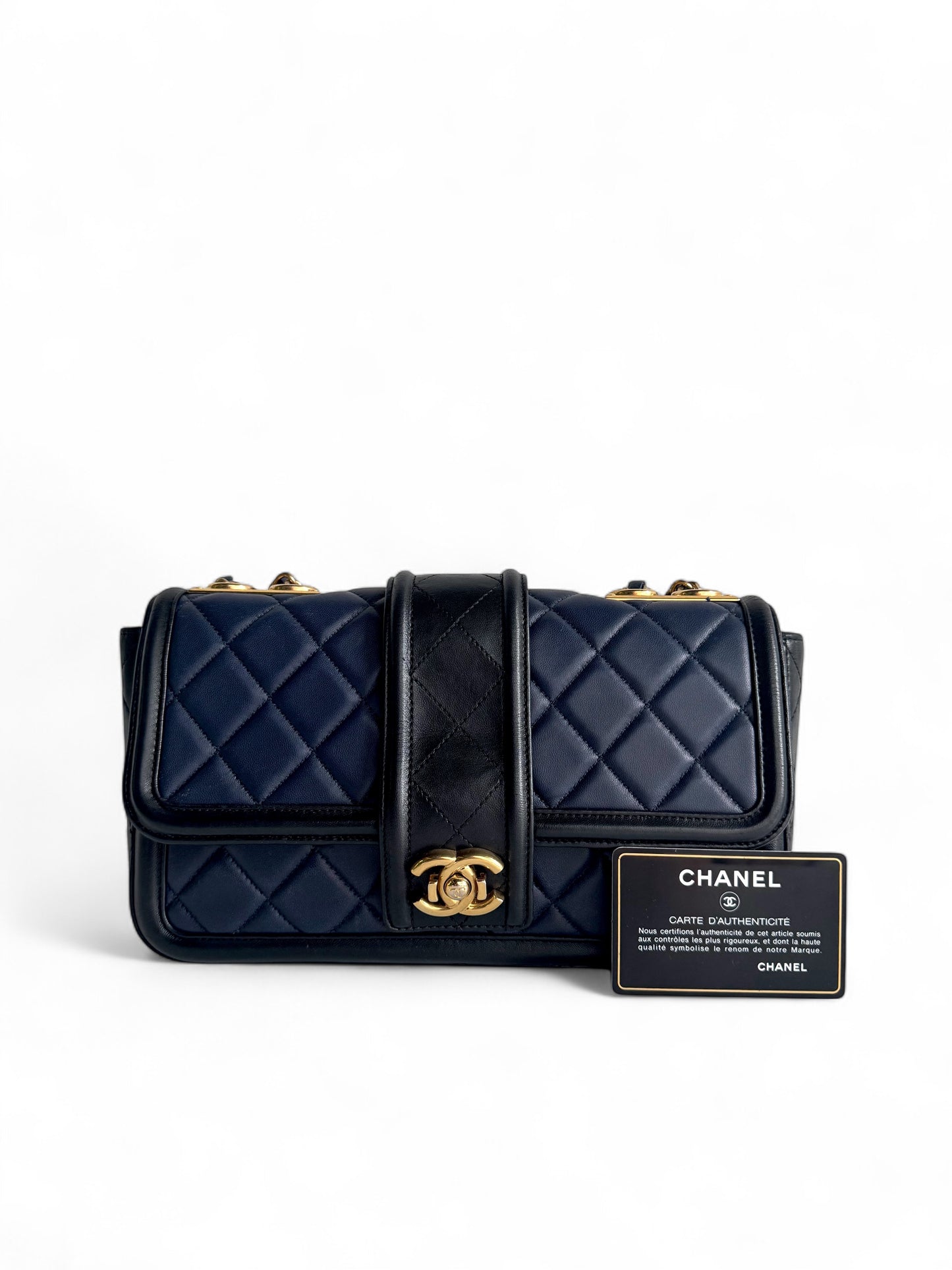 CHANEL Lambskin Quilted Medium Elegant CC Flap Tasche