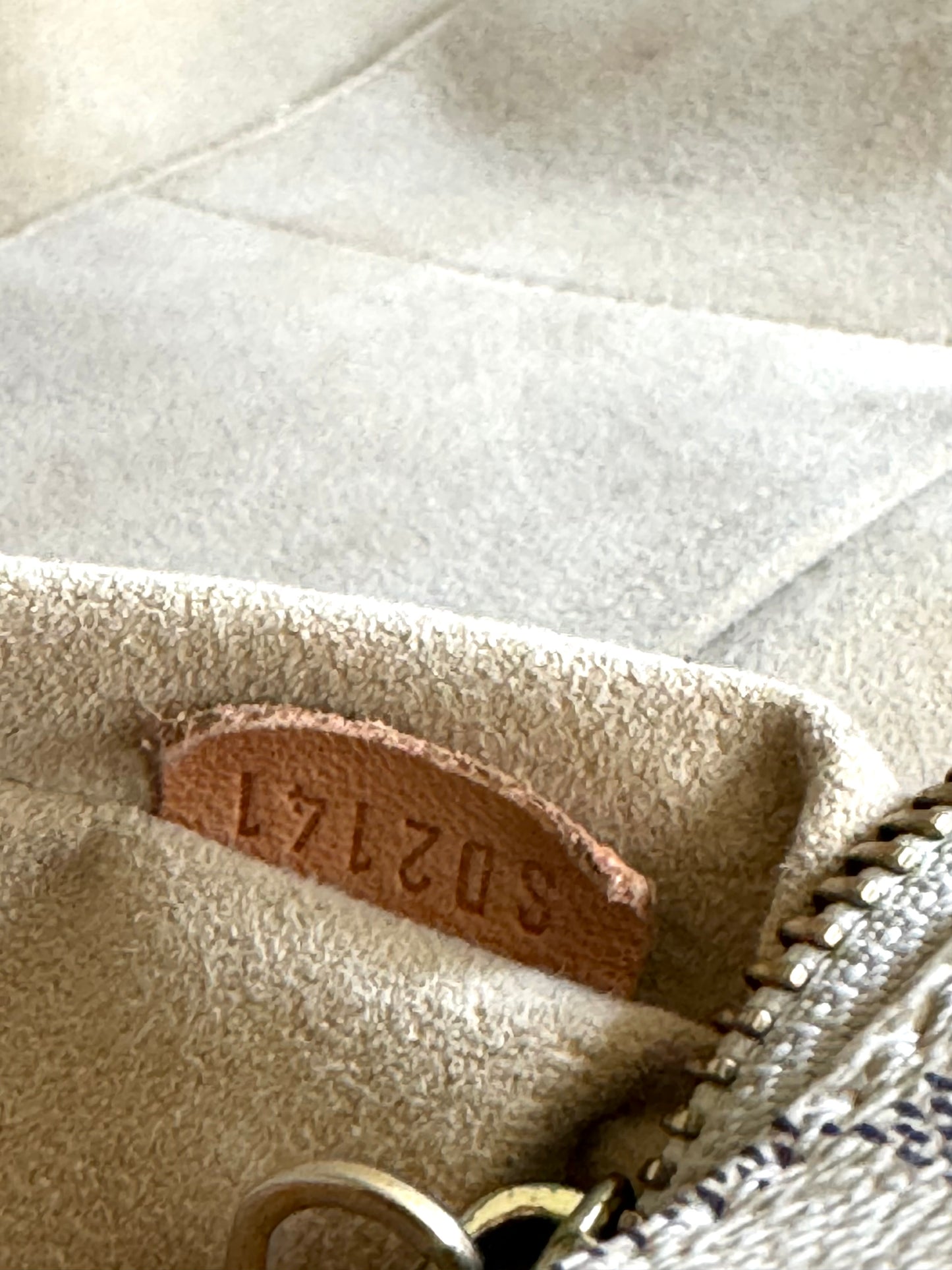 LOUIS VUITTON Damier Azur Evora MM