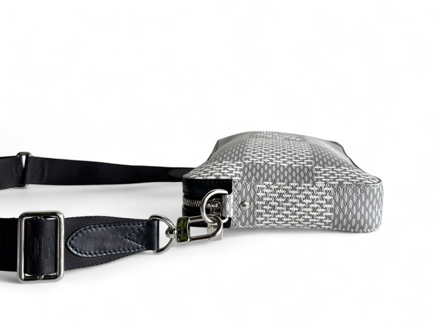 LOUIS VUITTON Damier Graphite 3D Trio Messenger Bag
