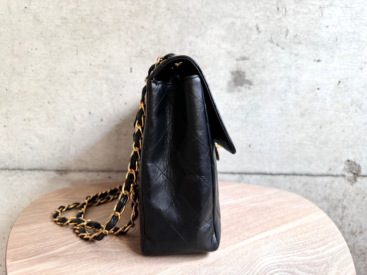 CHANEL Lambskin Quilted Jumbo Single Flap
