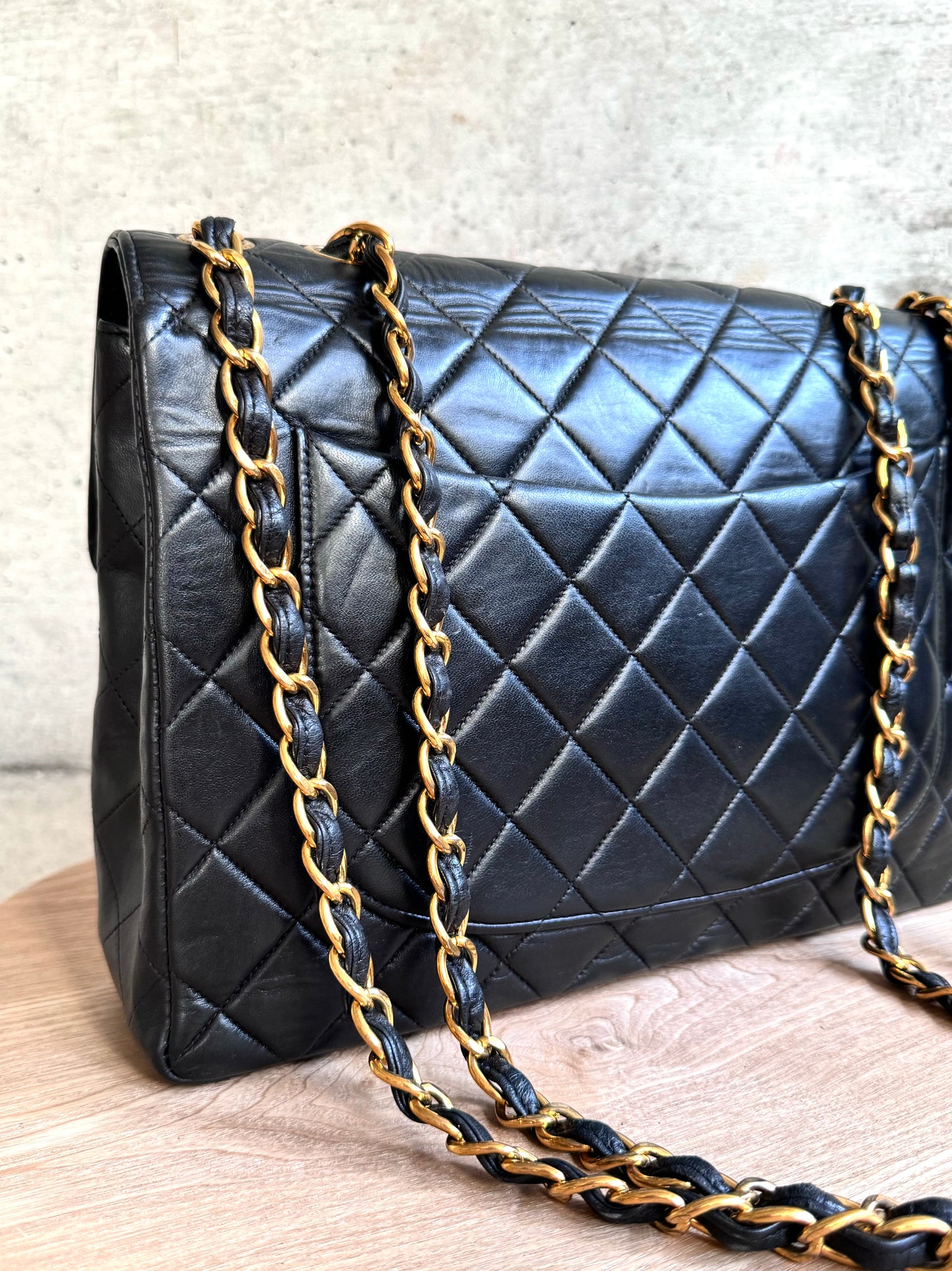 CHANEL Lambskin Quilted Jumbo Single Flap
