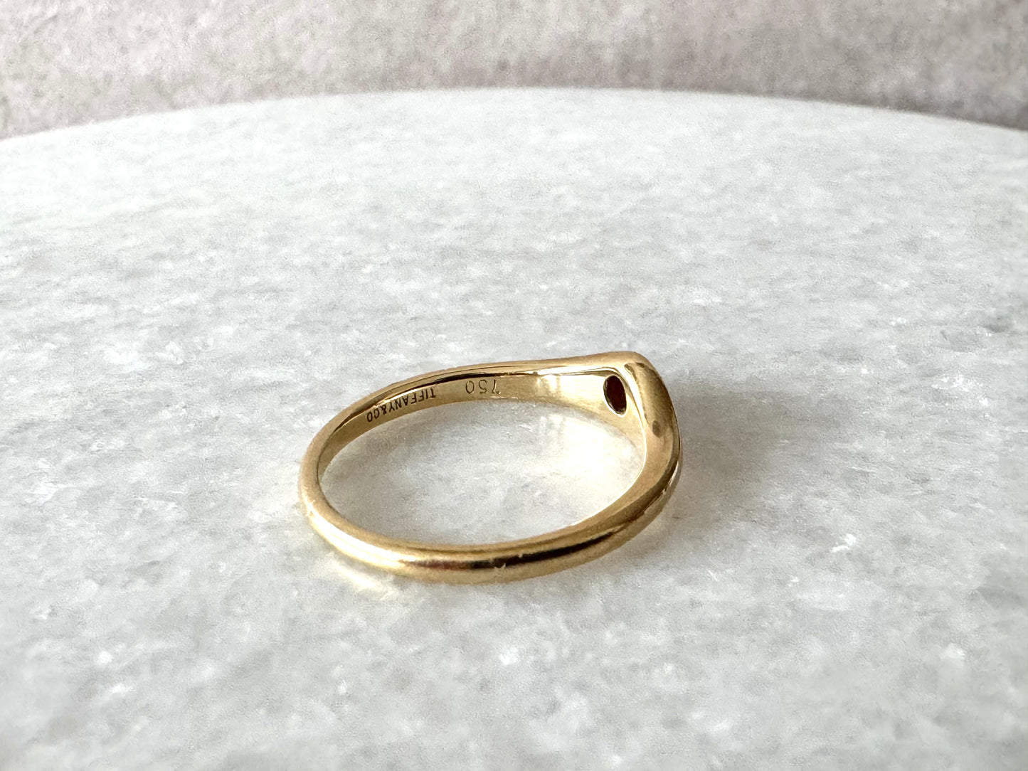 Tiffany & Co. Wave Ring Ruby in 750 Yellow Gold