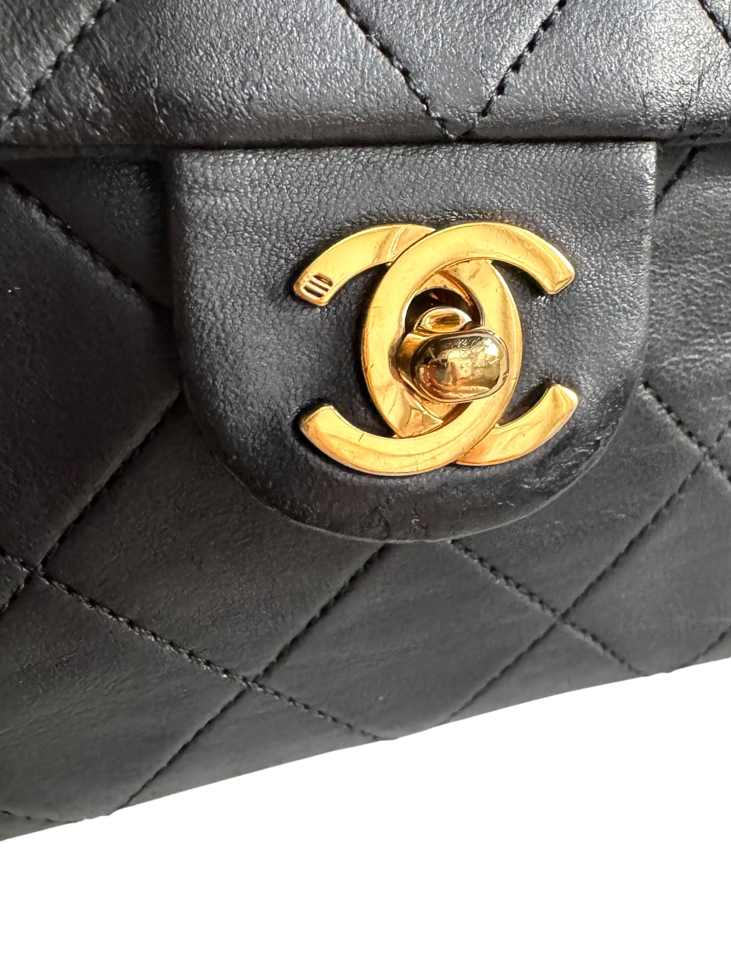 CHANEL Lambskin Quilted Small Single Flap