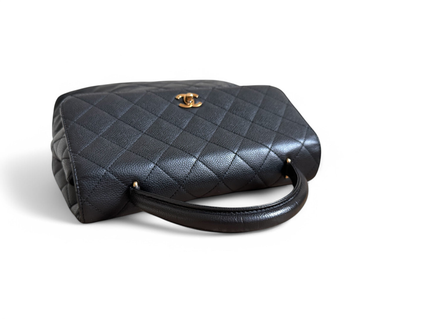 CHANEL Caviar Quilted Jumbo Kelly Flap