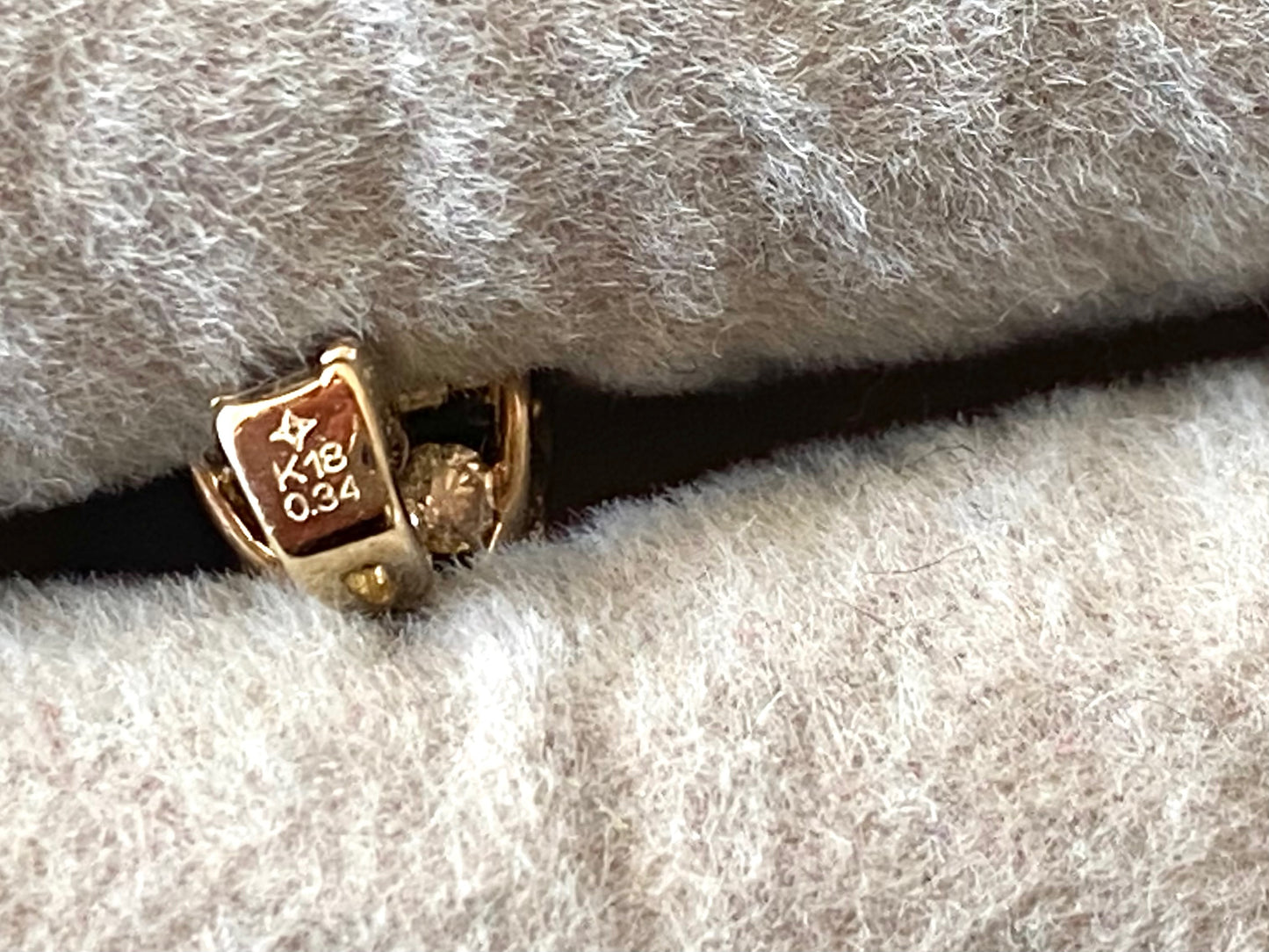 Diamond Pendant in 18K Gold