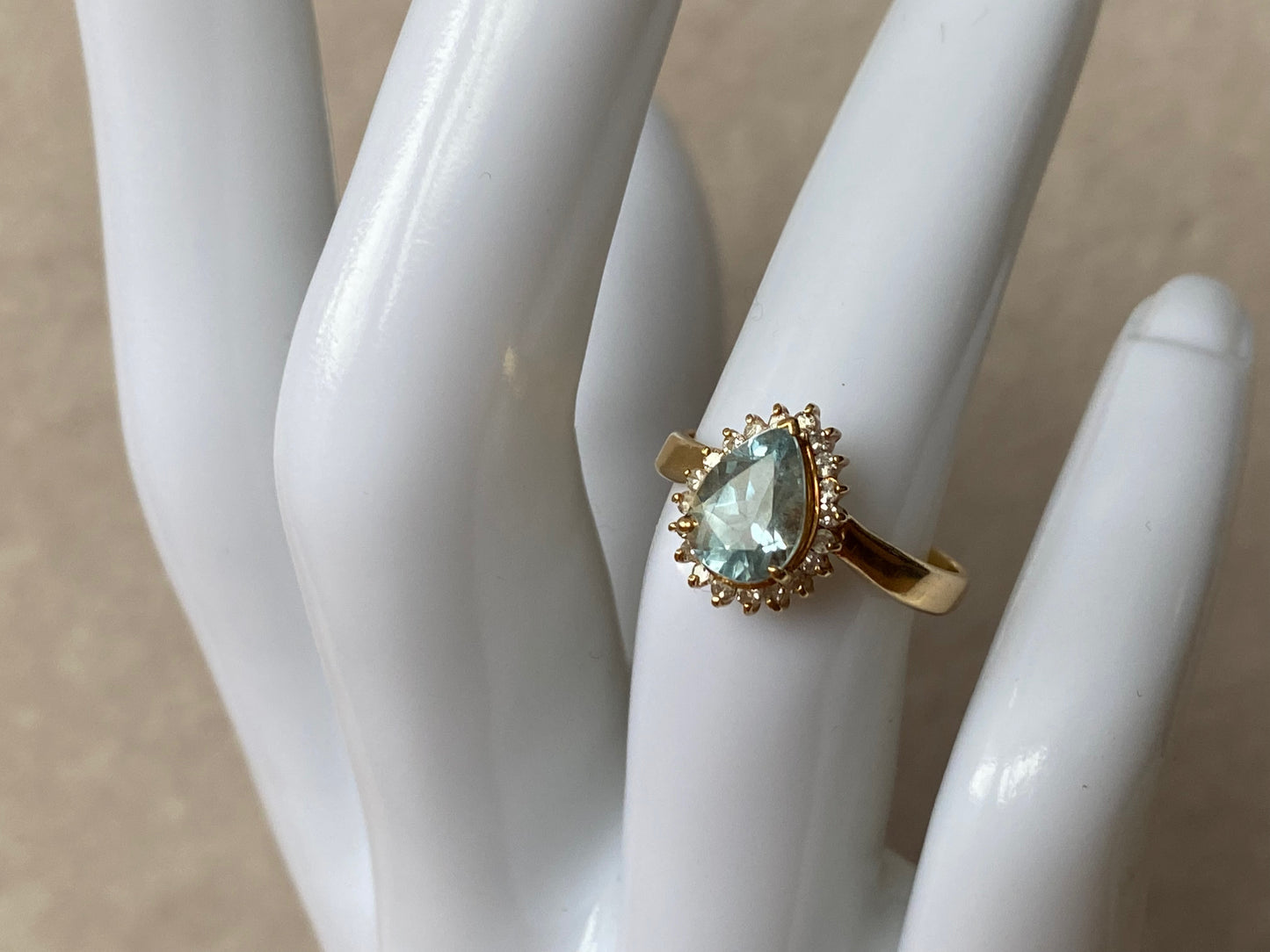 Aquamarine Diamond Ring in 18K Yellow Gold