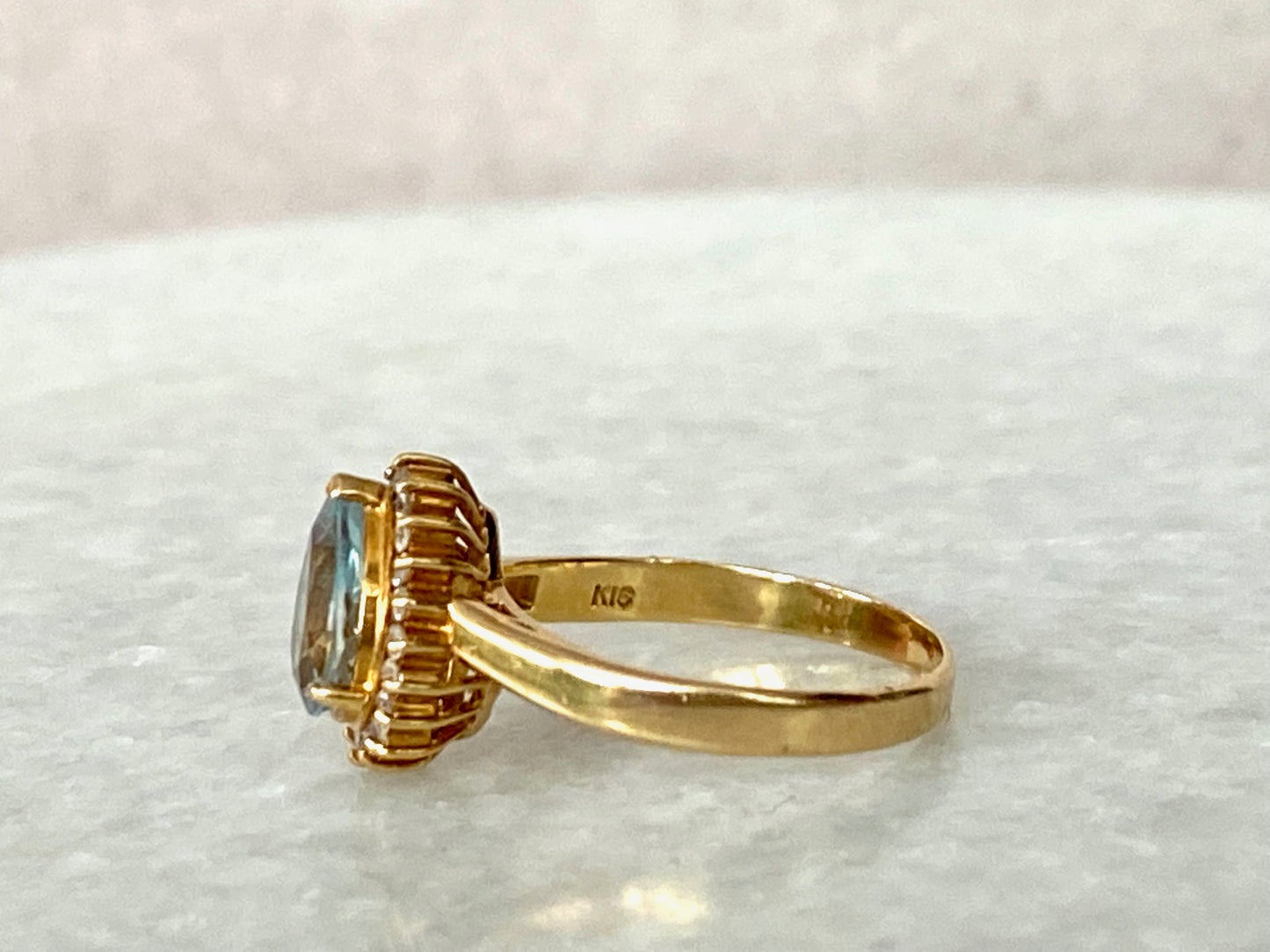 Aquamarine Diamond Ring in 18K Yellow Gold