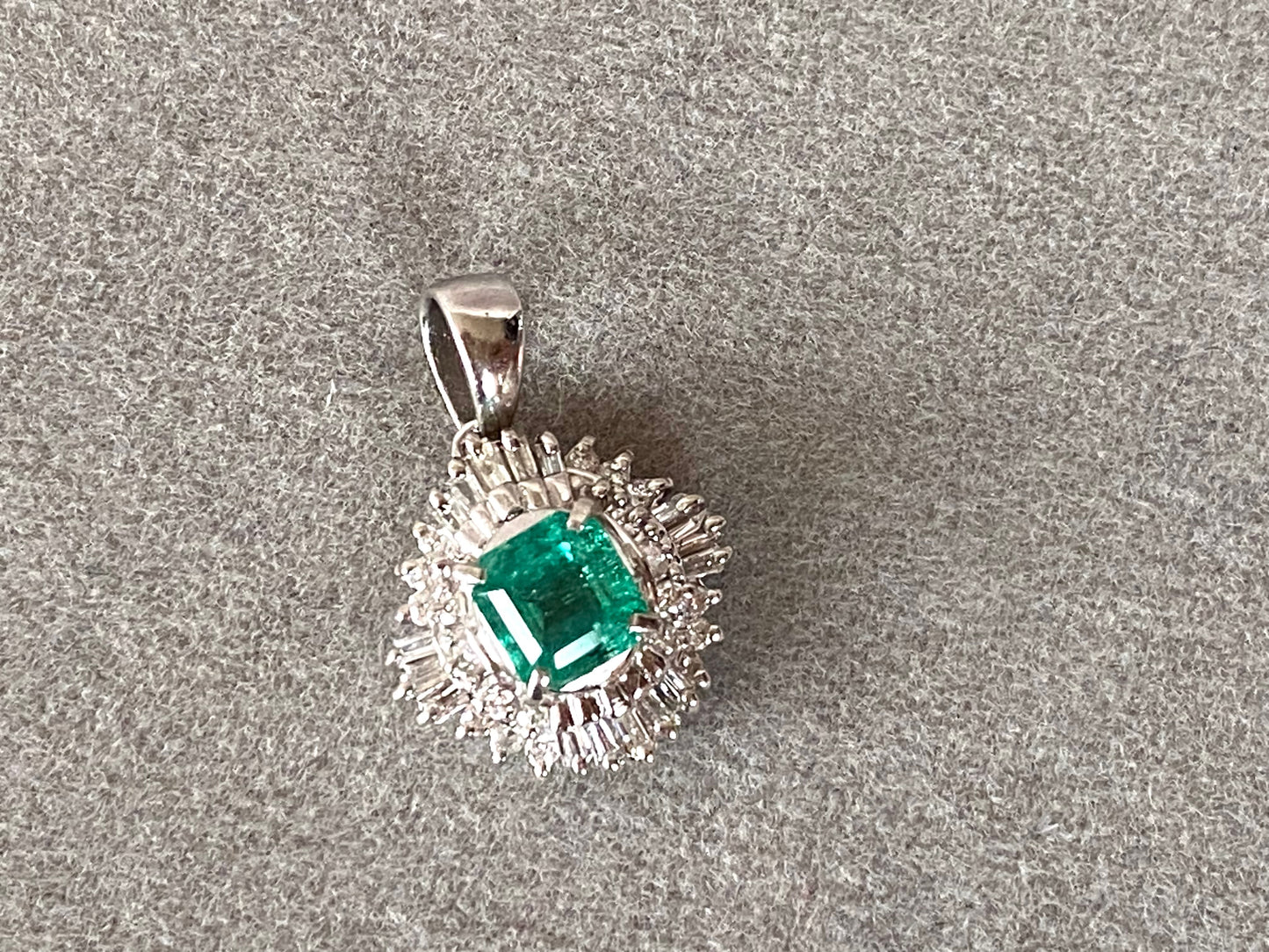 Emerald & Diamonds Pendant in Platinum