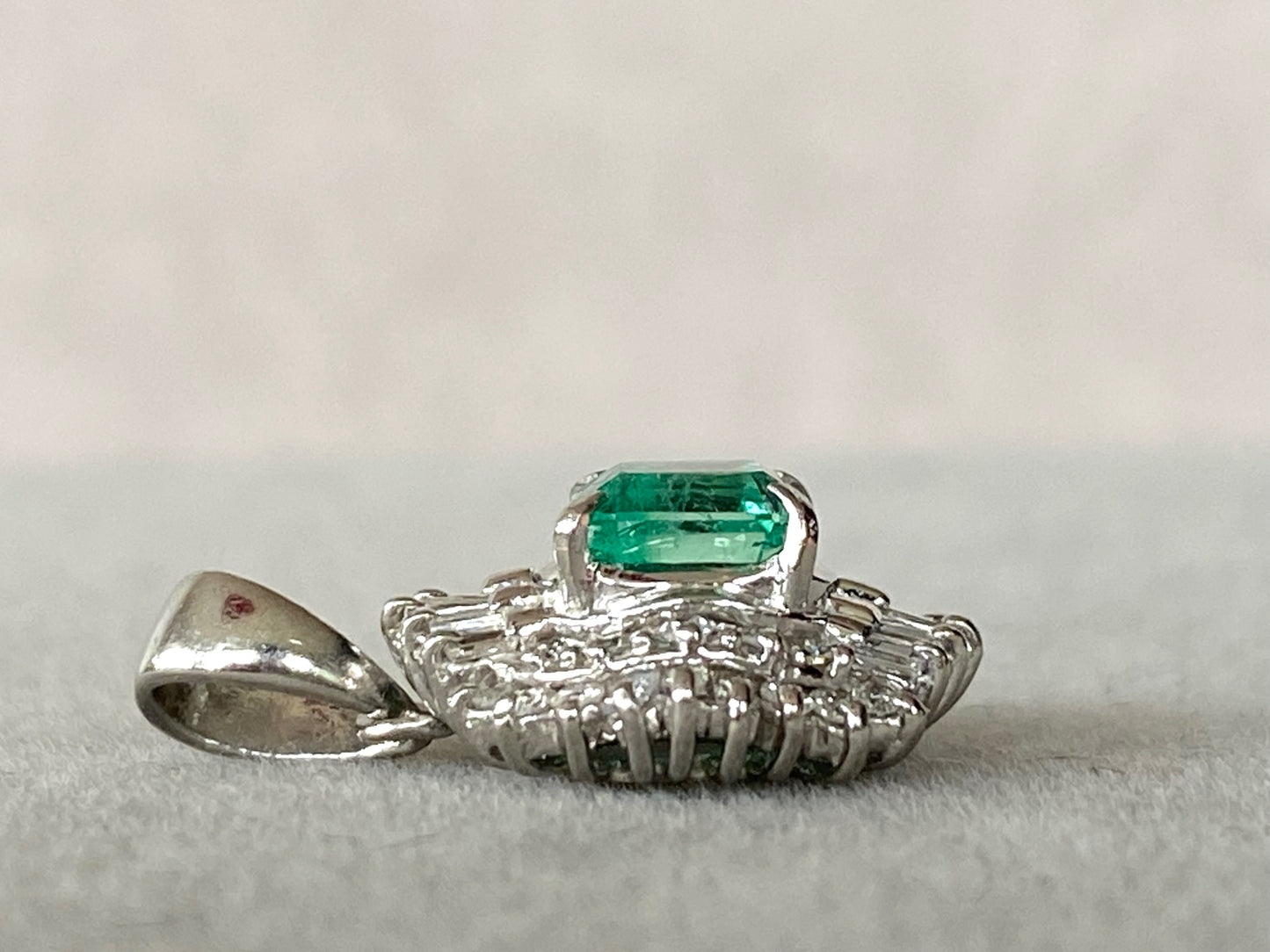Emerald & Diamonds Pendant in Platinum