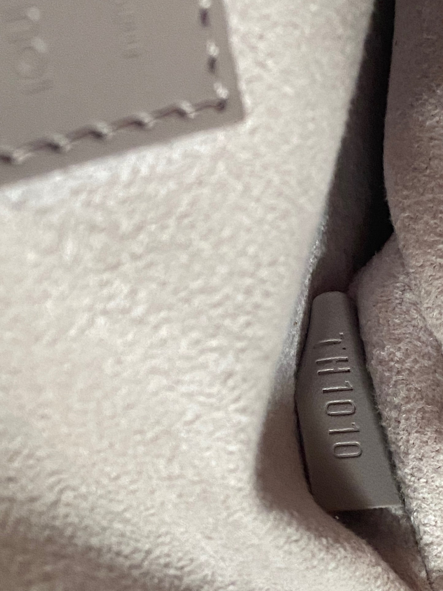 LOUIS VUITTON Epi Jasmin Lilac