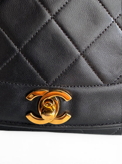CHANEL Lambskin Diana Quilted Medium Single Flap