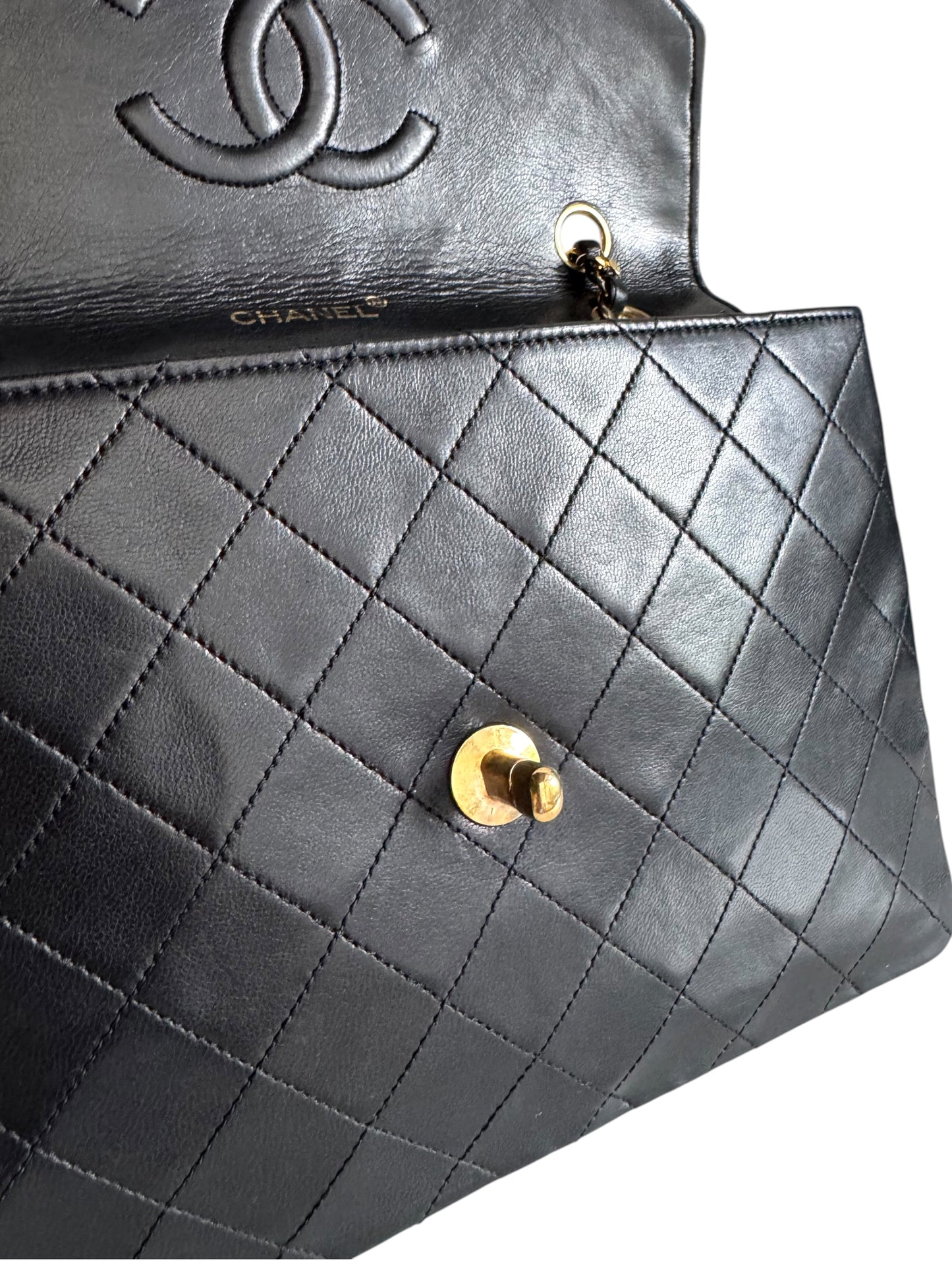 CHANEL Lambskin Quilted Medium Single Flap
