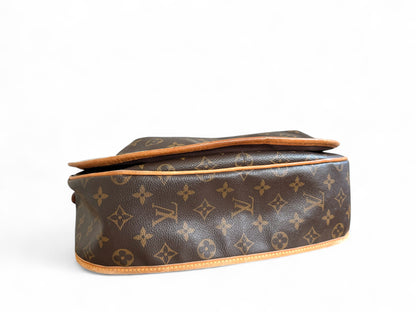 LOUIS VUITTON Monogram Menilmontant