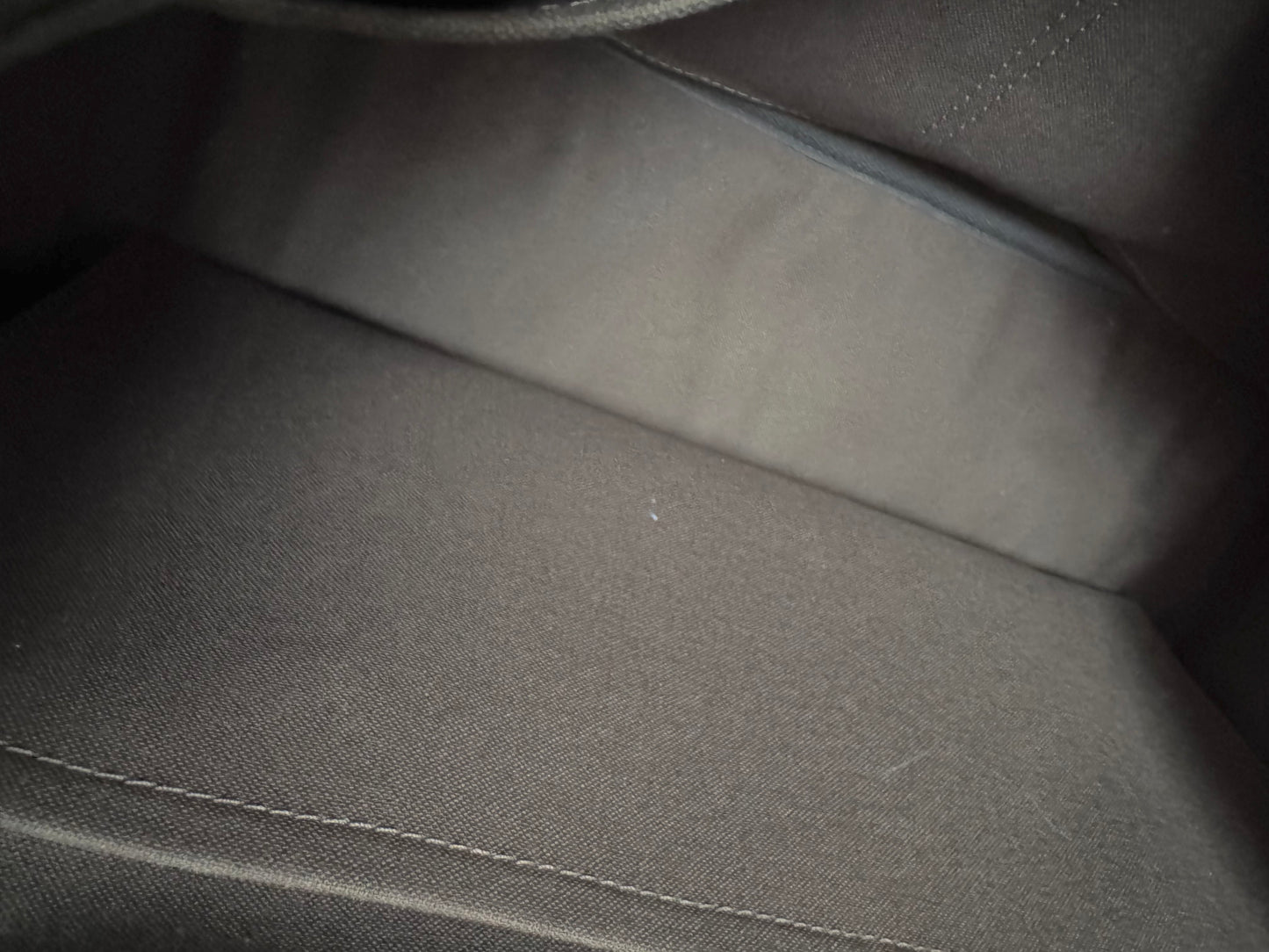 Louis Vuitton Taiga Taimyr Messenger Bag