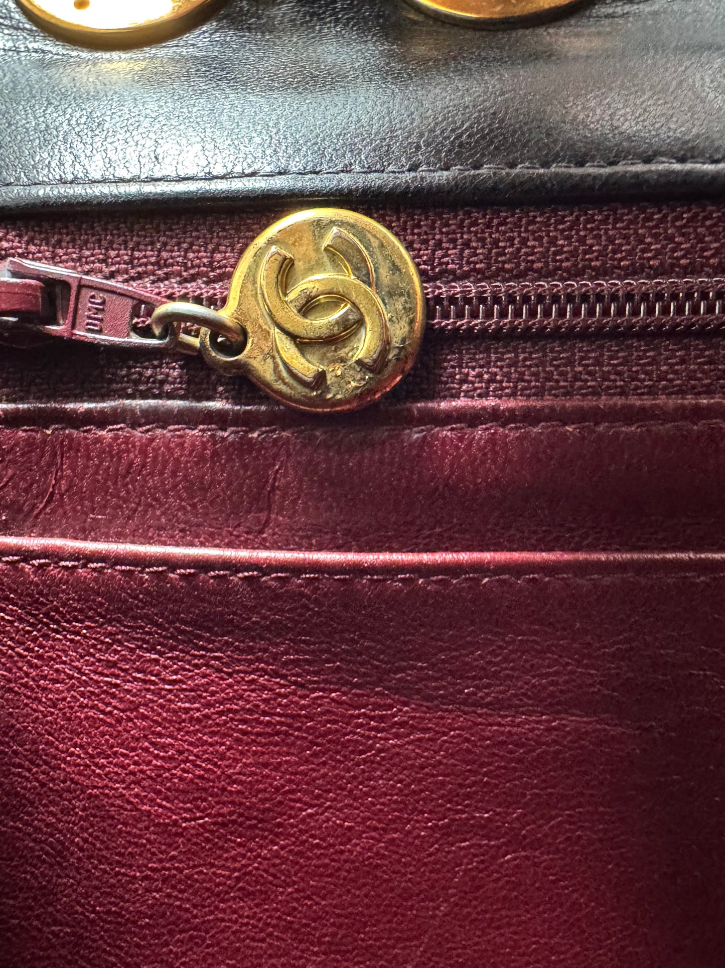 CHANEL Lambskin Vertical Quilt Jumbo Single Flap